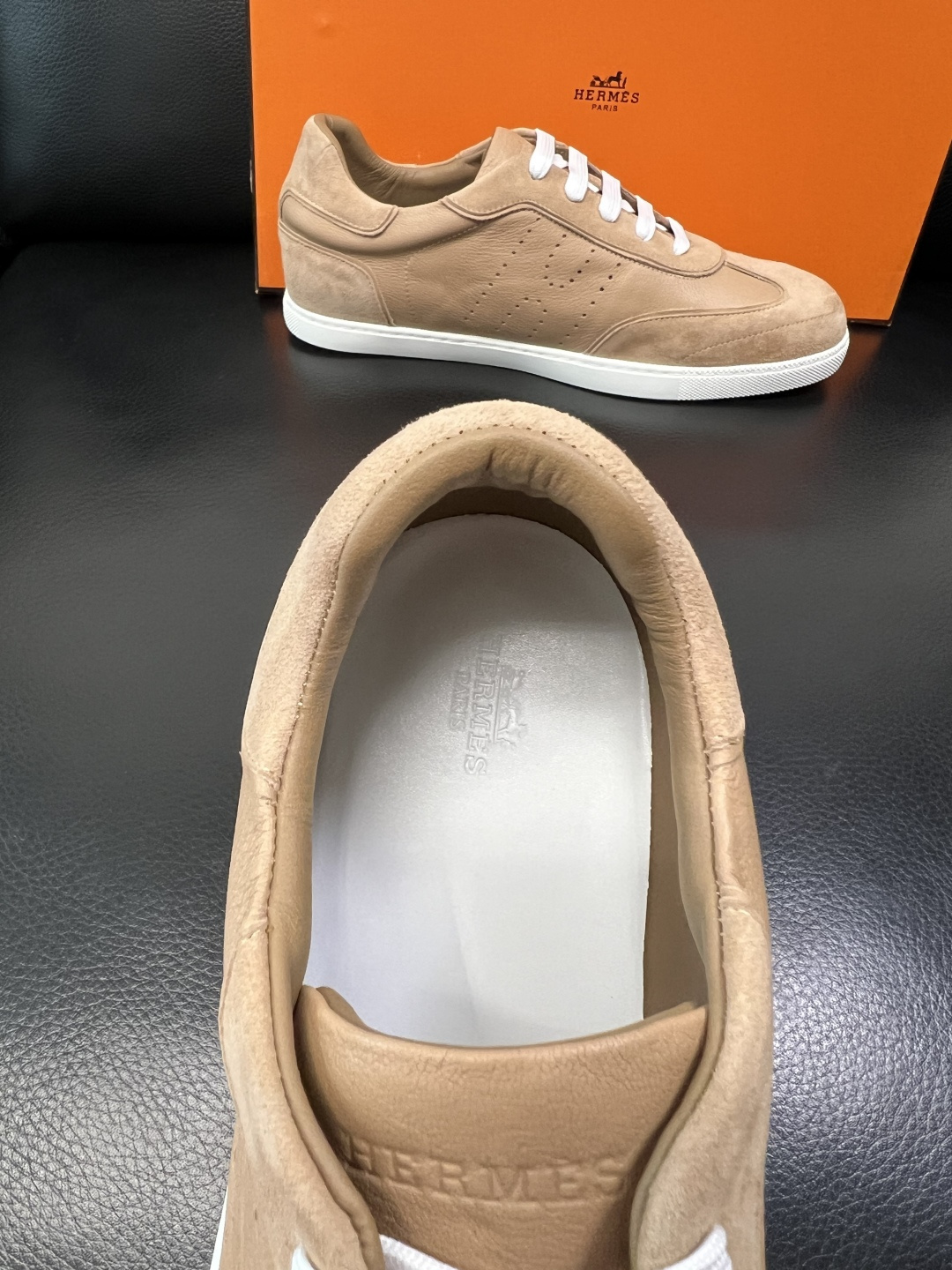 Hermes 高品质 顶级工艺品 爱马仕 专柜同步发售原厂配置，意大利进口原版牛皮面料，高品质拼接工艺，