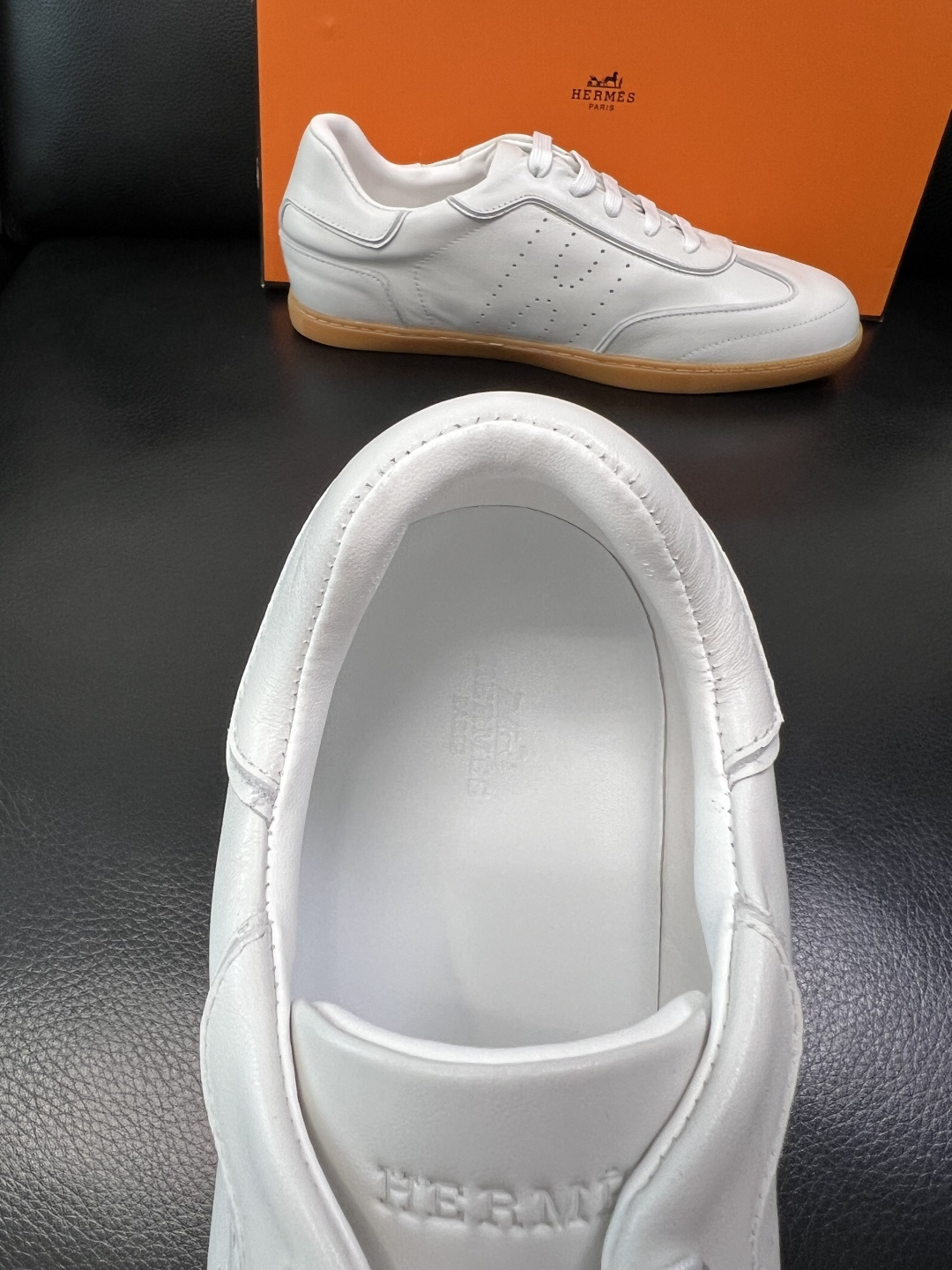 Hermes 高品质 顶级工艺品 爱马仕 专柜同步发售原厂配置，意大利进口原版牛皮面料，高品质拼接工艺，