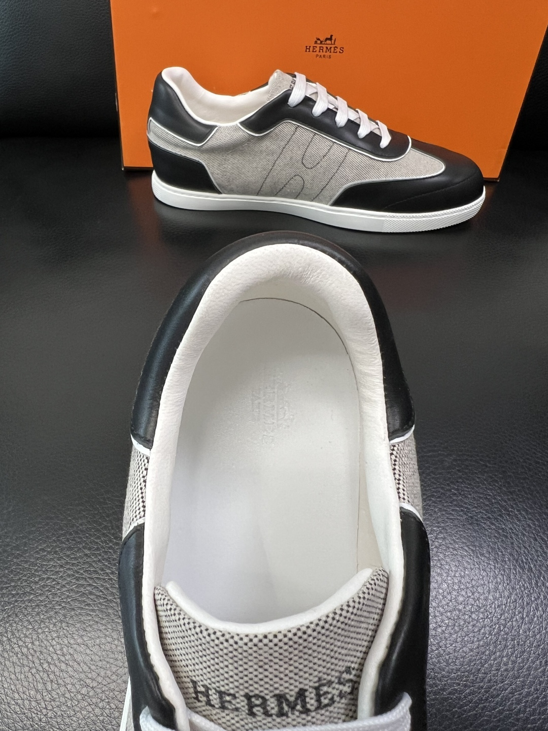 Hermes 高品质 顶级工艺品 爱马仕 专柜同步发售原厂配置，意大利进口原版牛皮面料，高品质拼接工艺，
