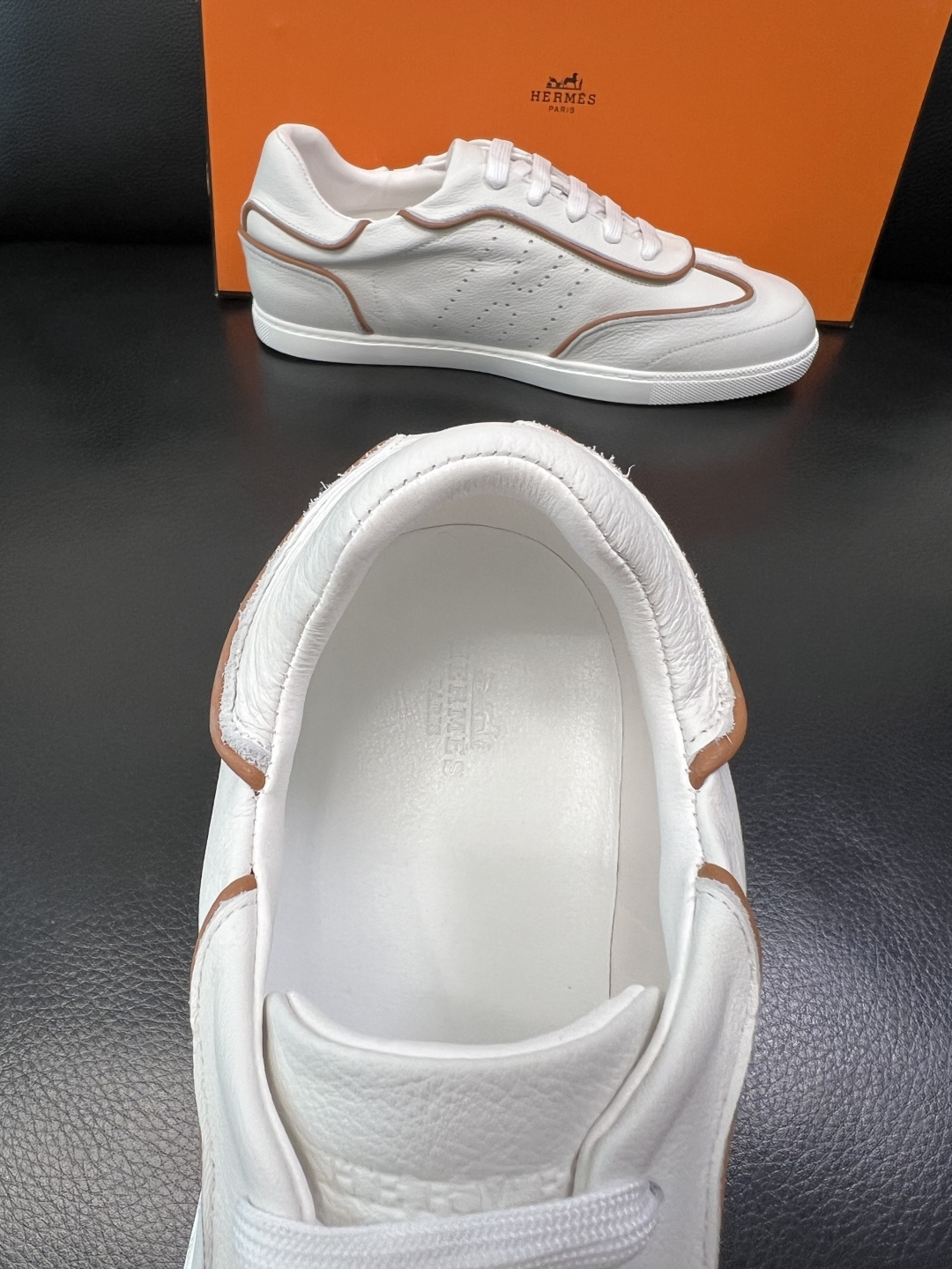 Hermes 高品质 顶级工艺品 爱马仕 专柜同步发售原厂配置，意大利进口原版牛皮面料，高品质拼接工艺，
