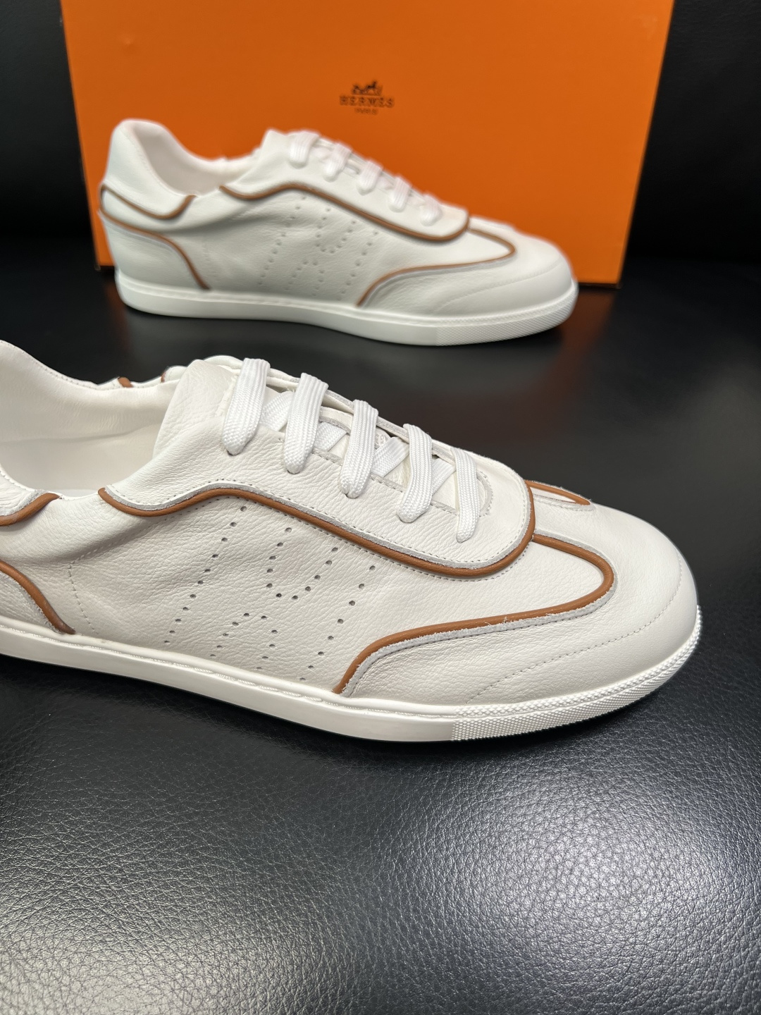 Hermes 高品质 顶级工艺品 爱马仕 专柜同步发售原厂配置，意大利进口原版牛皮面料，高品质拼接工艺，