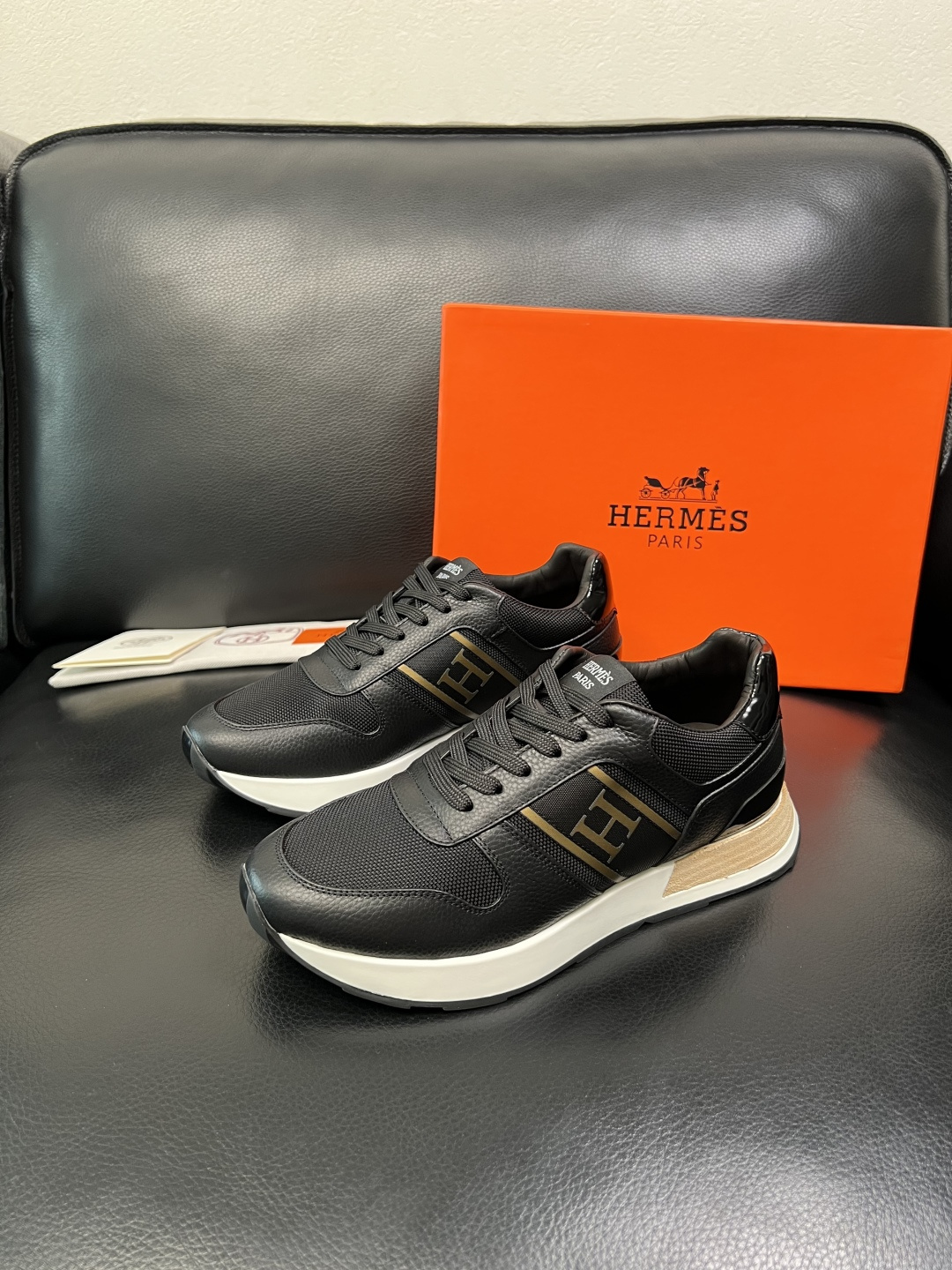 Hermes 高品质 顶级工艺品 爱马仕 专柜同步 原厂配置，意大利进口原版牛皮面料，高品质拼接工艺，全