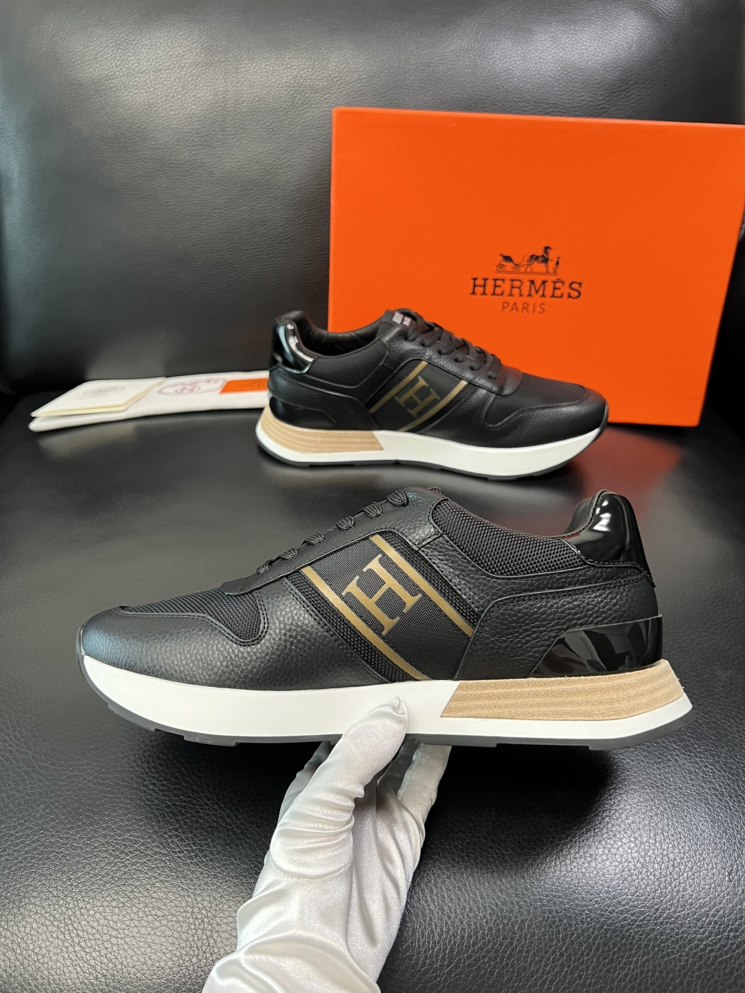 Hermes 高品质 顶级工艺品 爱马仕 专柜同步 原厂配置，意大利进口原版牛皮面料，高品质拼接工艺，全
