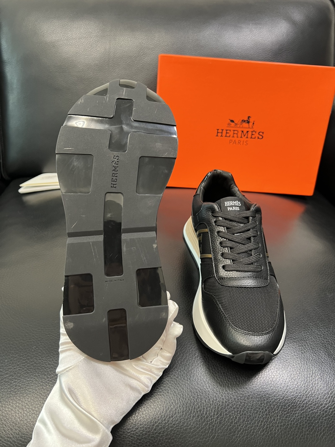 Hermes 高品质 顶级工艺品 爱马仕 专柜同步 原厂配置，意大利进口原版牛皮面料，高品质拼接工艺，全
