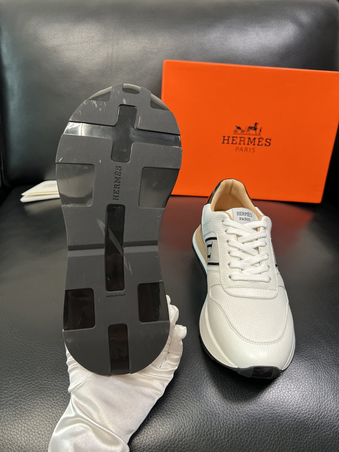 Hermes 高品质 顶级工艺品 爱马仕 专柜同步 原厂配置，意大利进口原版牛皮面料，高品质拼接工艺，全