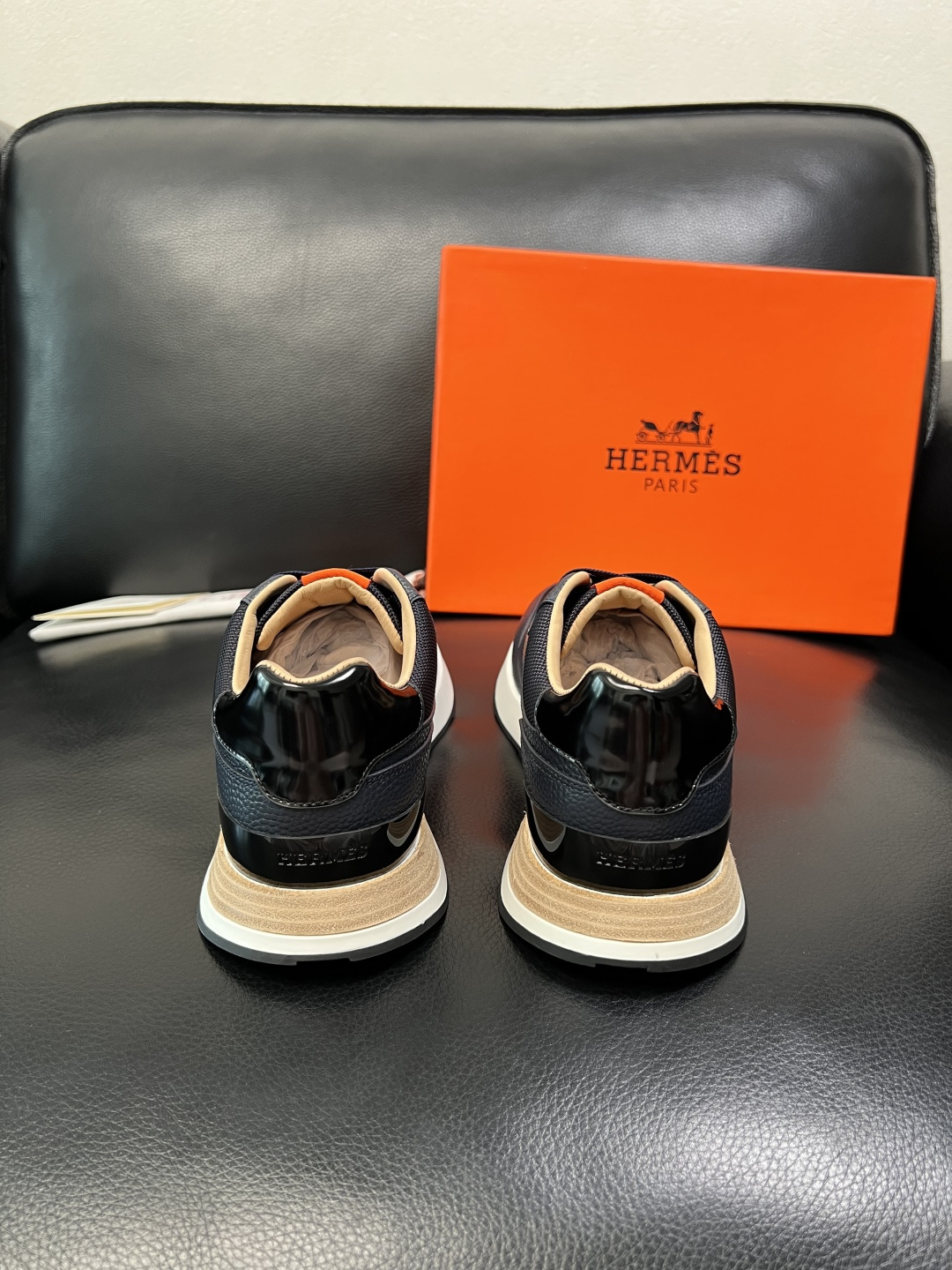 Hermes 高品质 顶级工艺品 爱马仕 专柜同步 原厂配置，意大利进口原版牛皮面料，高品质拼接工艺，全