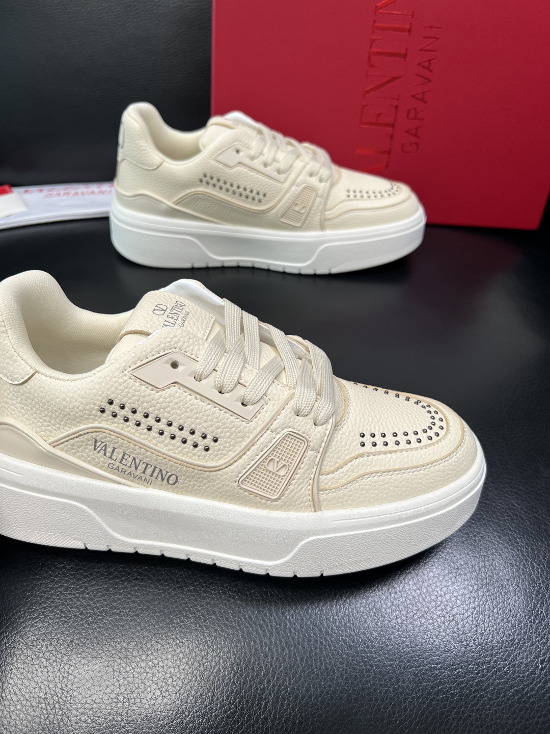 VALENTINO 高品质 顶级工艺品 华伦天奴，运动板鞋专柜同步，鞋面意大利进口，高品质拼接缤纷色彩复