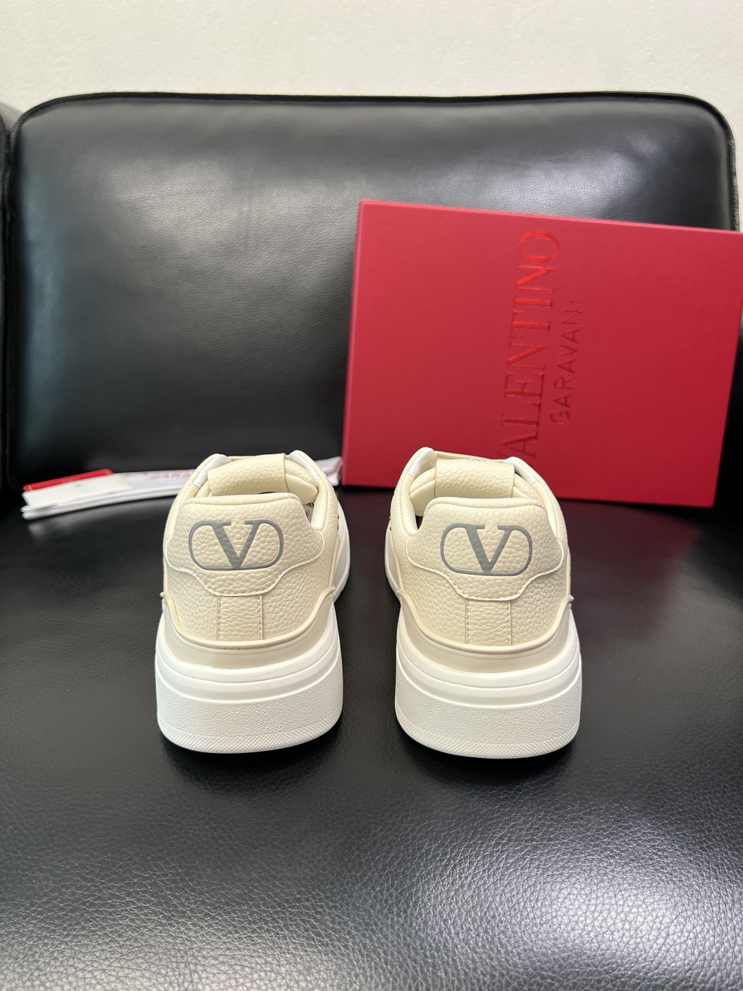 VALENTINO 高品质 顶级工艺品 华伦天奴，运动板鞋专柜同步，鞋面意大利进口，高品质拼接缤纷色彩复