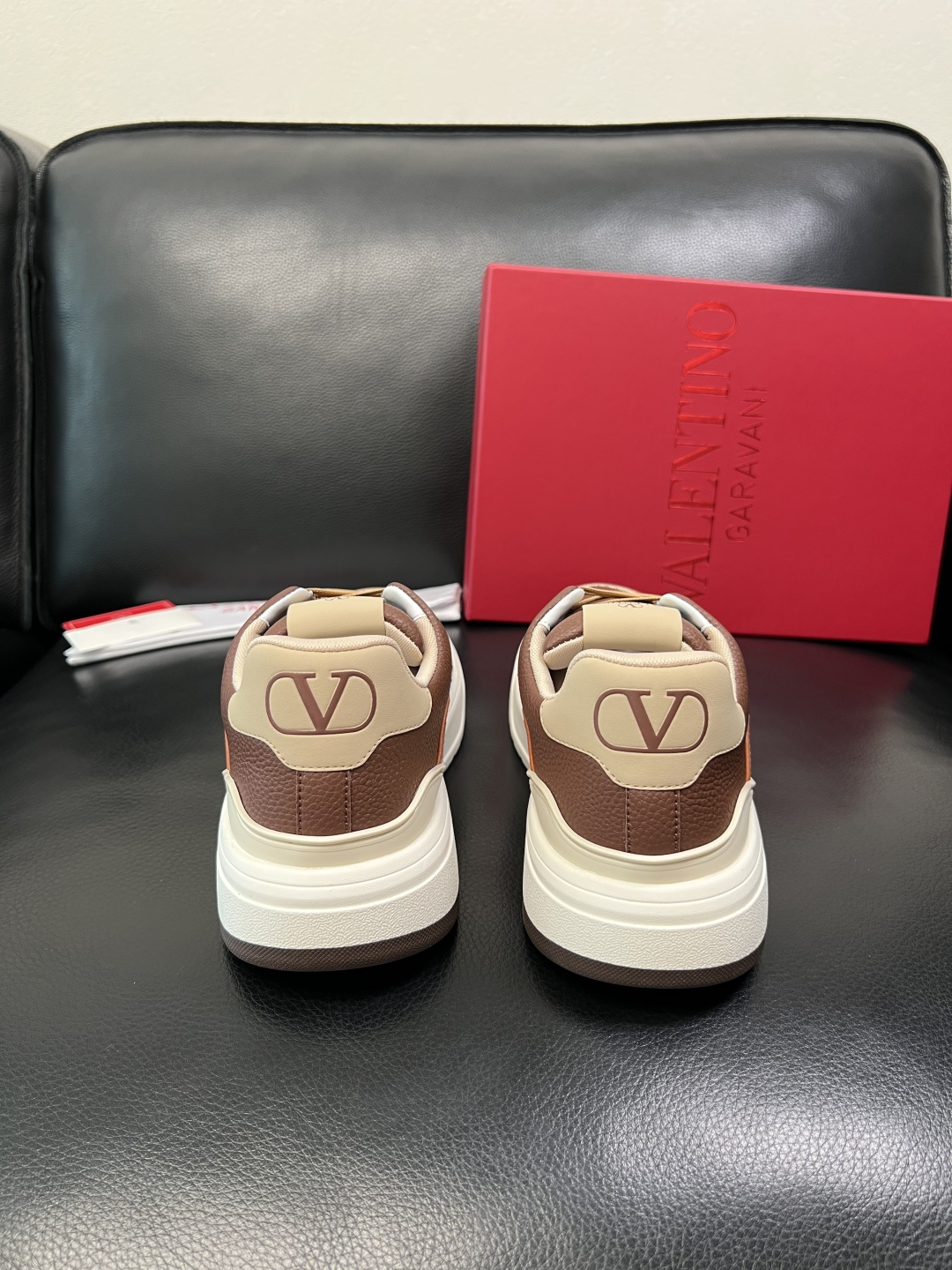 VALENTINO 高品质 顶级工艺品 华伦天奴，运动板鞋专柜同步，鞋面意大利进口，高品质拼接缤纷色彩复