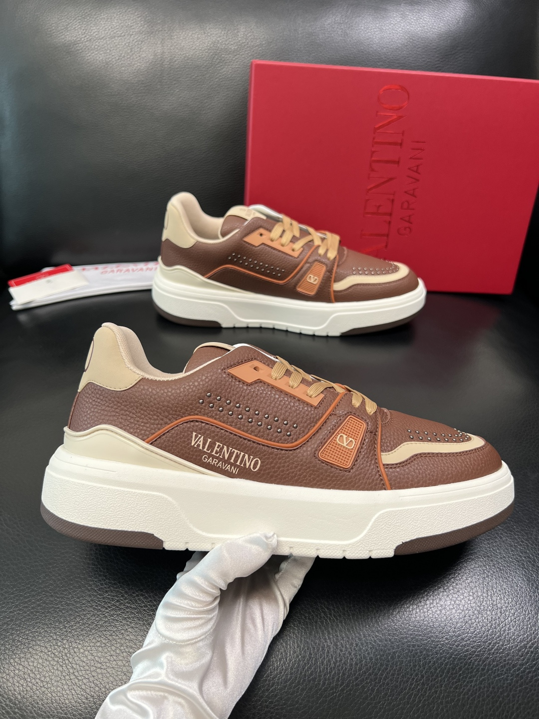 VALENTINO 高品质 顶级工艺品 华伦天奴，运动板鞋专柜同步，鞋面意大利进口，高品质拼接缤纷色彩复