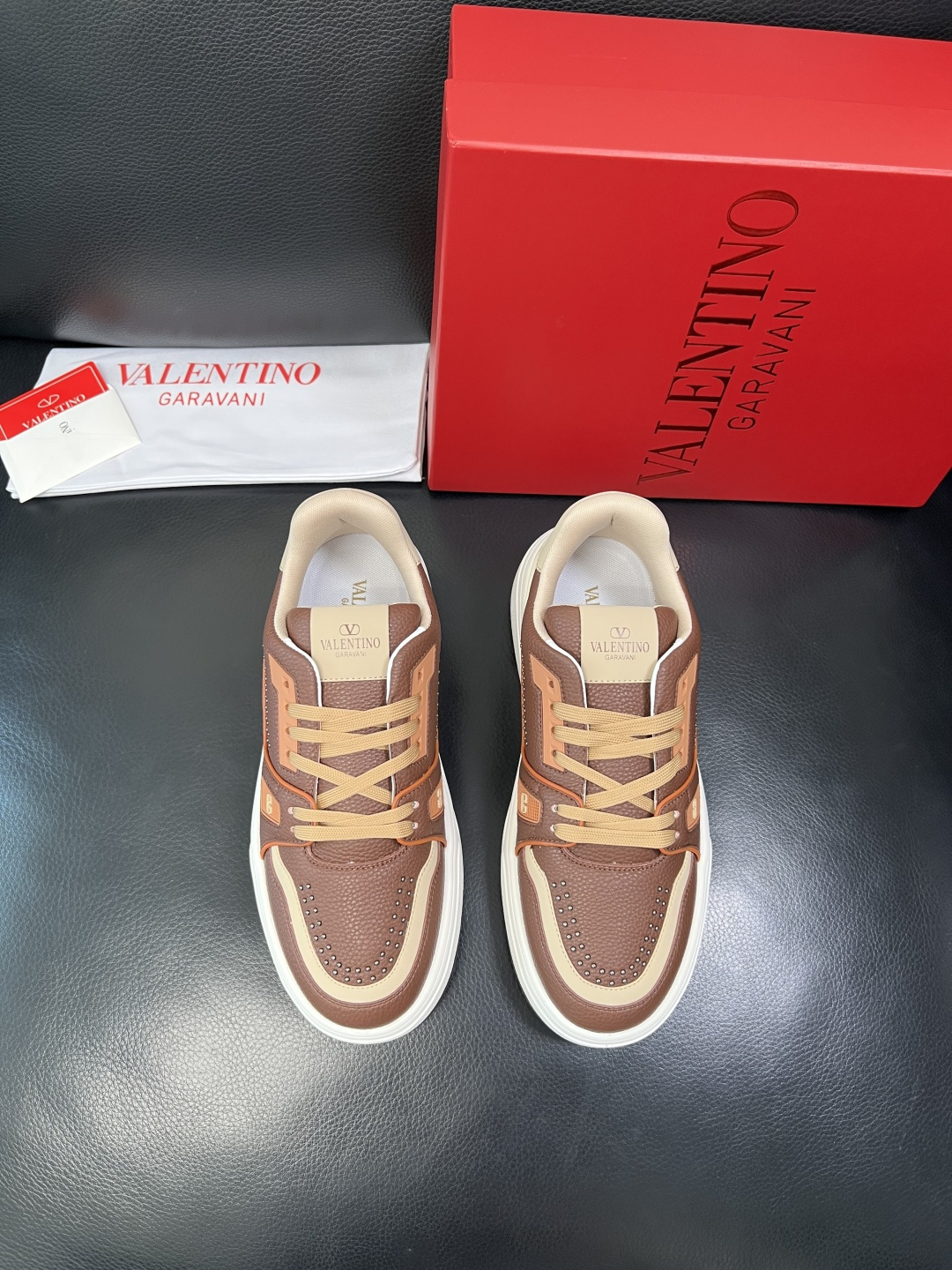 VALENTINO 高品质 顶级工艺品 华伦天奴，运动板鞋专柜同步，鞋面意大利进口，高品质拼接缤纷色彩复