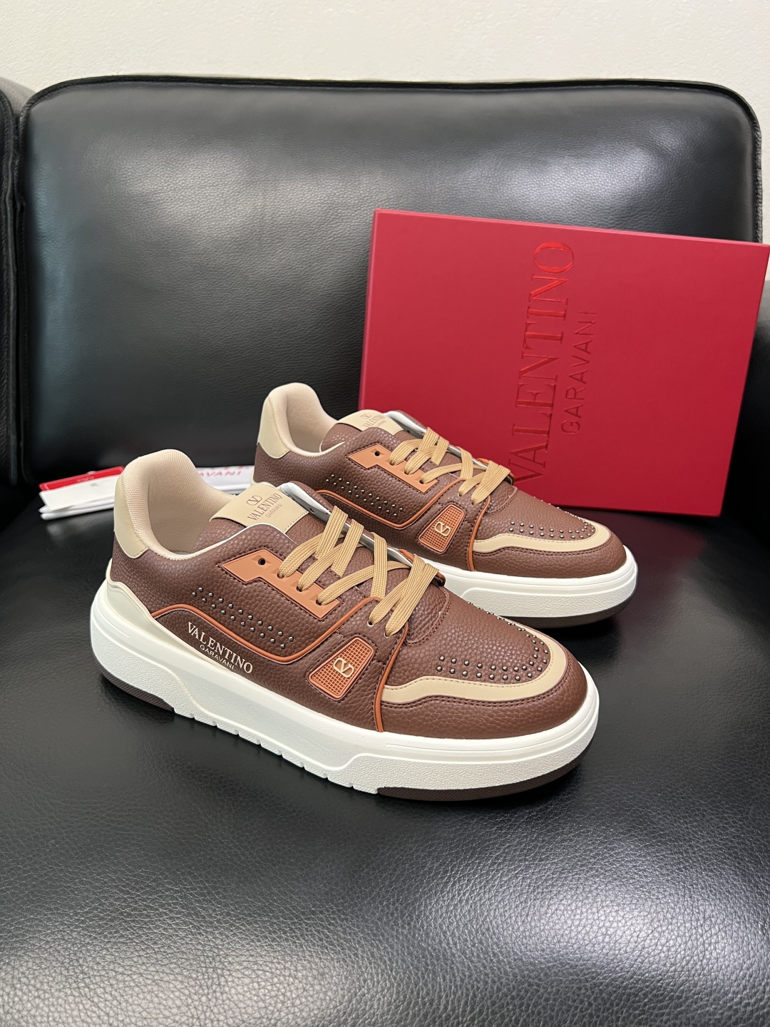 VALENTINO 高品质 顶级工艺品 华伦天奴，运动板鞋专柜同步，鞋面意大利进口，高品质拼接缤纷色彩复