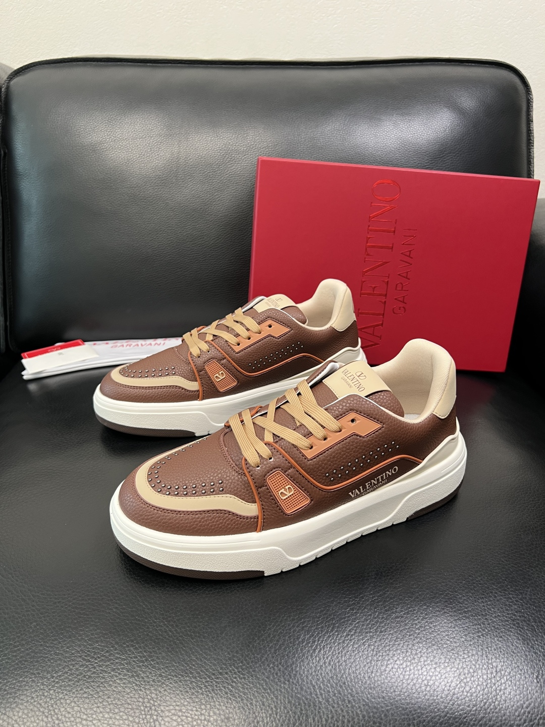 VALENTINO 高品质 顶级工艺品 华伦天奴，运动板鞋专柜同步，鞋面意大利进口，高品质拼接缤纷色彩复