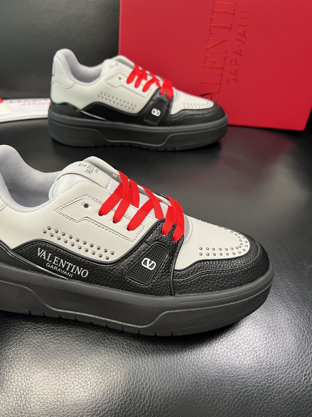 VALENTINO 高品质 顶级工艺品 华伦天奴，运动板鞋专柜同步，鞋面意大利进口，高品质拼接缤纷色彩复