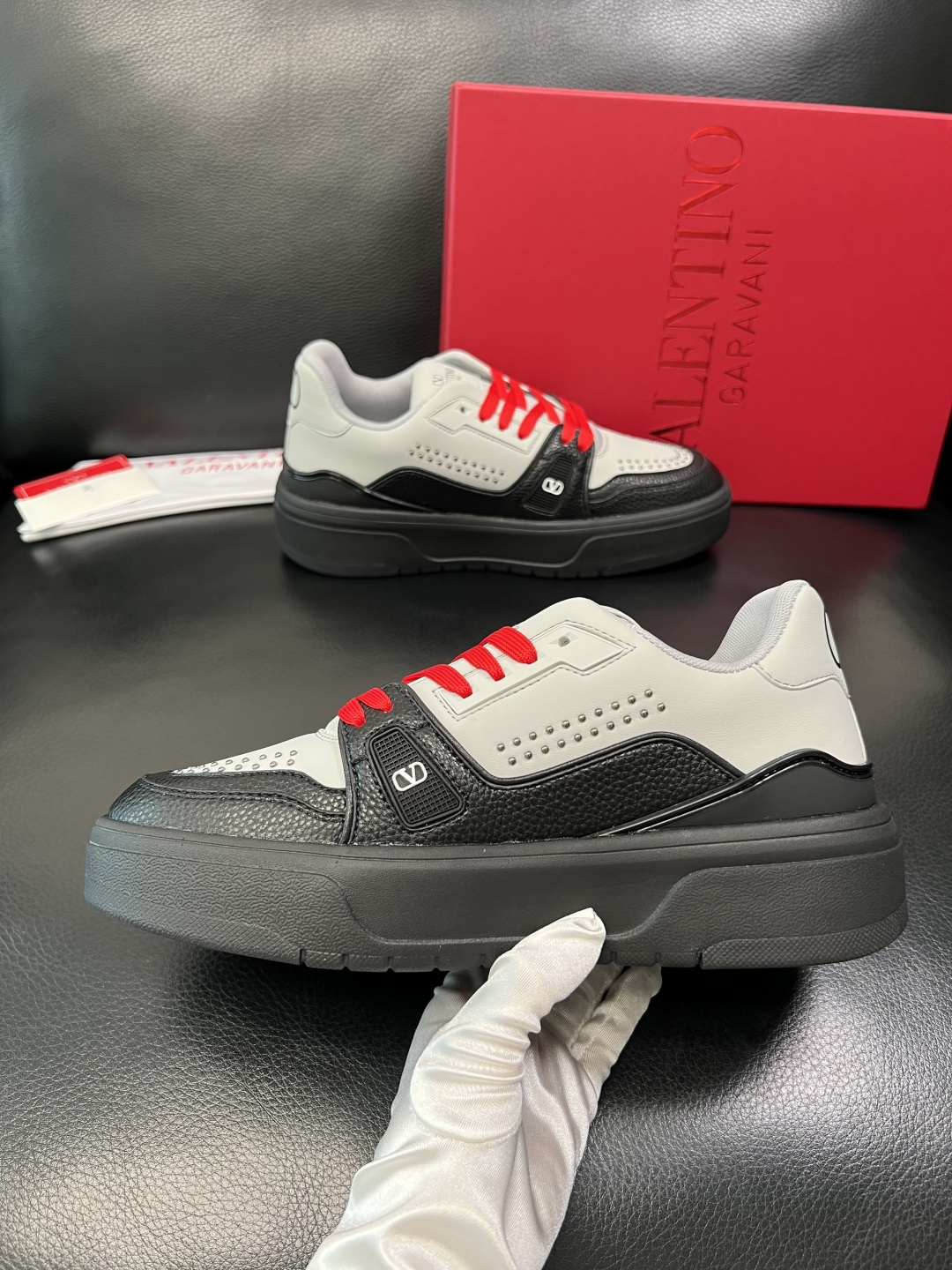 VALENTINO 高品质 顶级工艺品 华伦天奴，运动板鞋专柜同步，鞋面意大利进口，高品质拼接缤纷色彩复