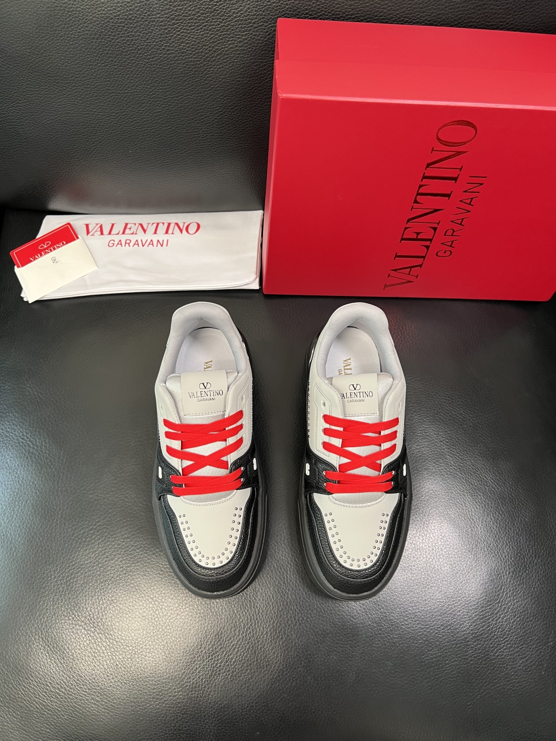 VALENTINO 高品质 顶级工艺品 华伦天奴，运动板鞋专柜同步，鞋面意大利进口，高品质拼接缤纷色彩复