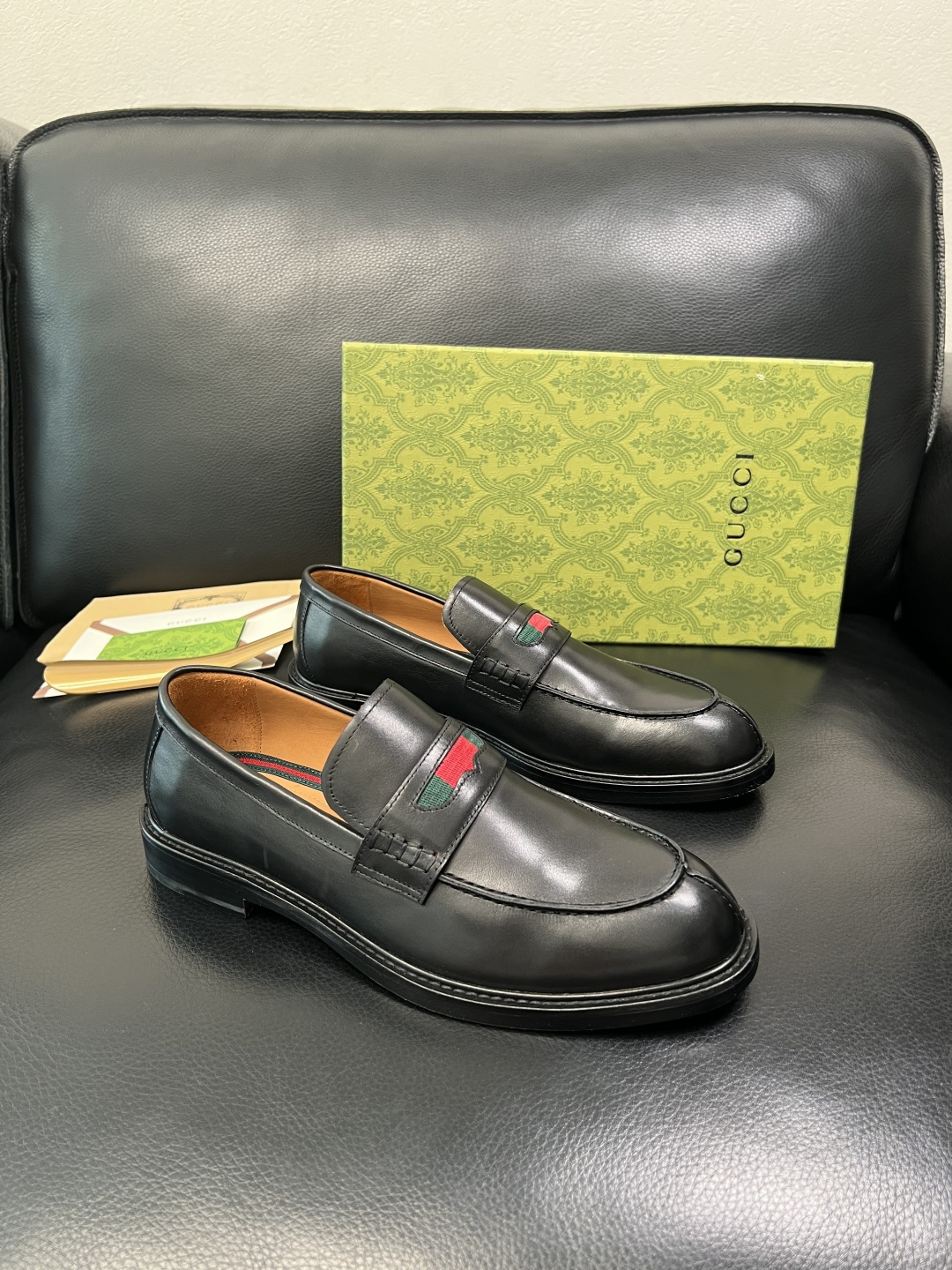 Gucci 顶级工艺品 古奇 皮鞋系列专柜同步 原厂配置，意大利进口原版牛皮，进口水染牛里 ，鞋底：原厂