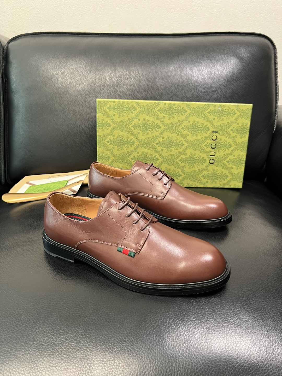 Gucci 顶级工艺品 古奇 皮鞋系列专柜同步 原厂配置，意大利进口原版牛皮，进口水染牛里 ，鞋底：原厂