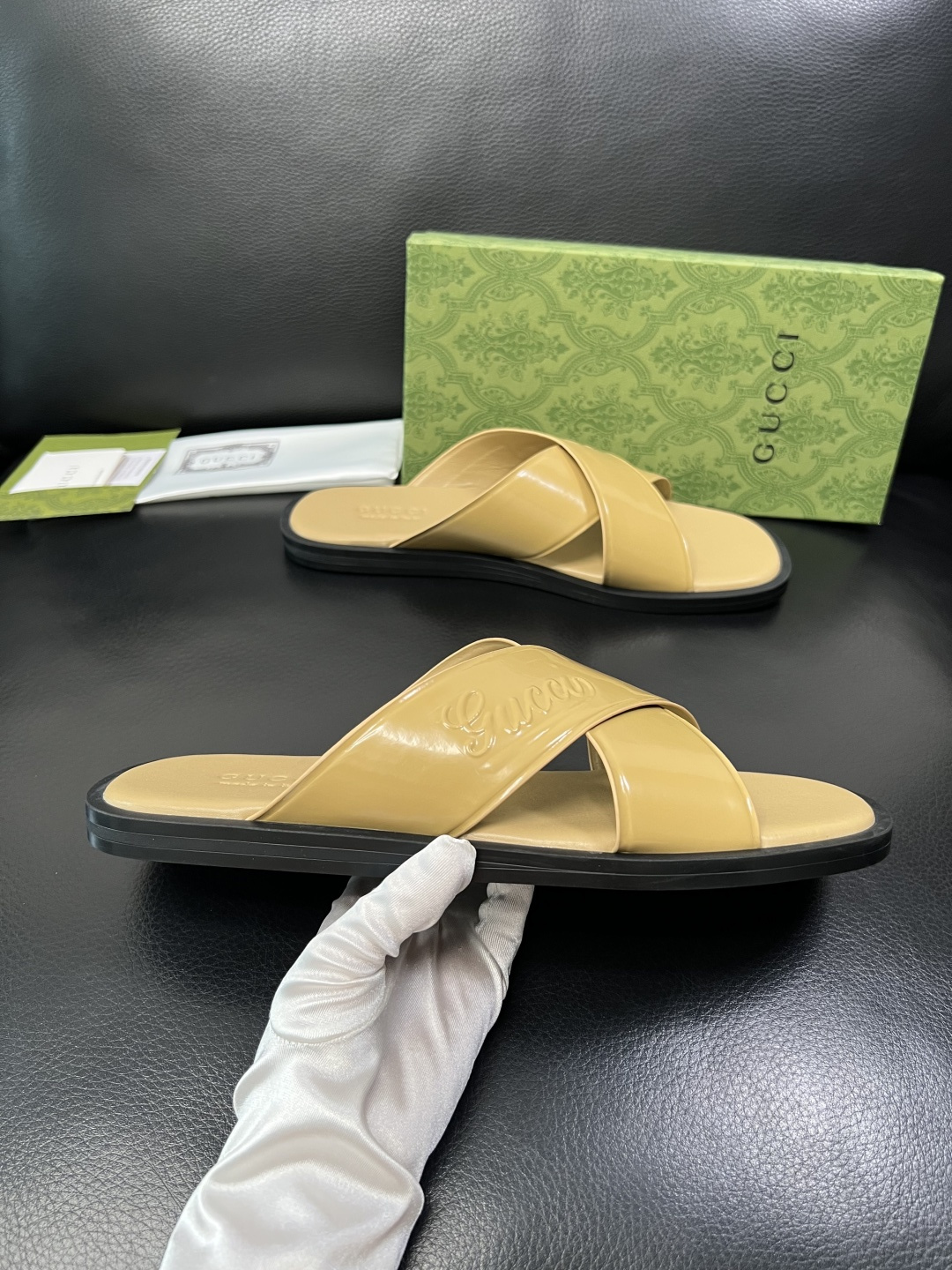 Gucci 高品质 顶级工艺品 古奇 拖鞋专柜新款原厂配置，意大利进口牛皮面料，进口牛皮内里垫，透气舒适