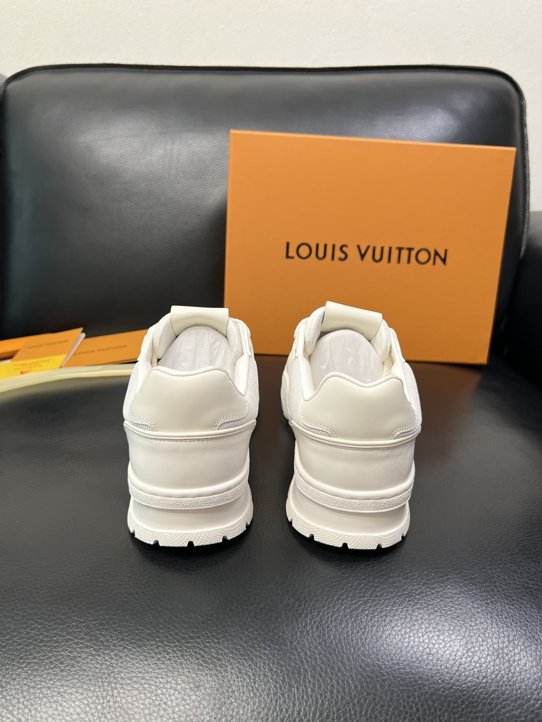 Lv 高品质 顶级工艺品 路易威登，运动板鞋专柜同步，鞋面意大利进口，高品质拼接缤纷色彩复杂工艺品，进口