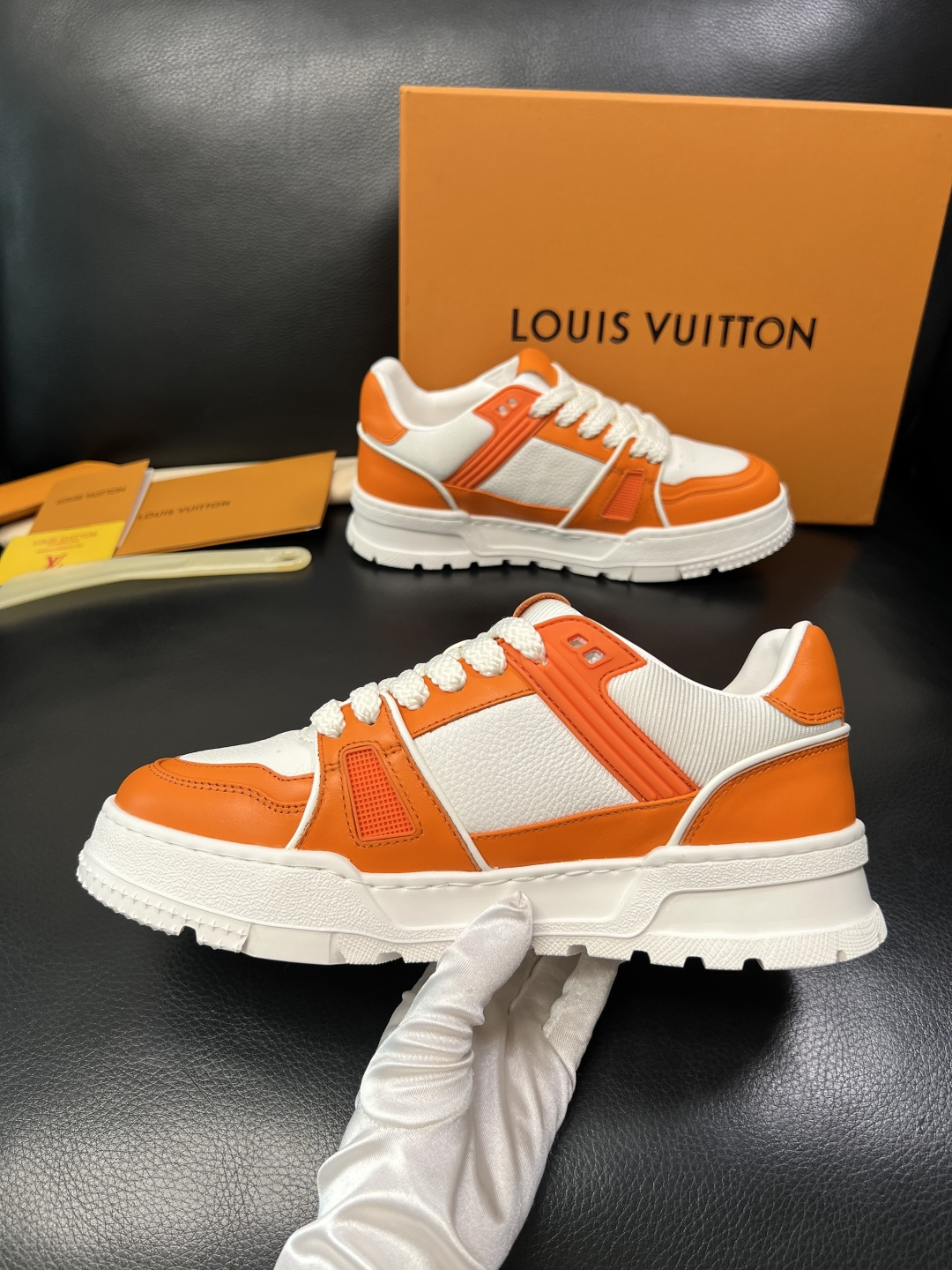 Lv 高品质 顶级工艺品 路易威登，运动板鞋专柜同步，鞋面意大利进口，高品质拼接缤纷色彩复杂工艺品，进口