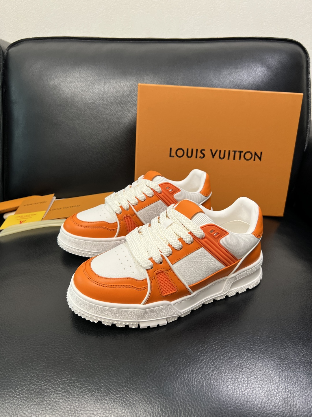 Lv 高品质 顶级工艺品 路易威登，运动板鞋专柜同步，鞋面意大利进口，高品质拼接缤纷色彩复杂工艺品，进口