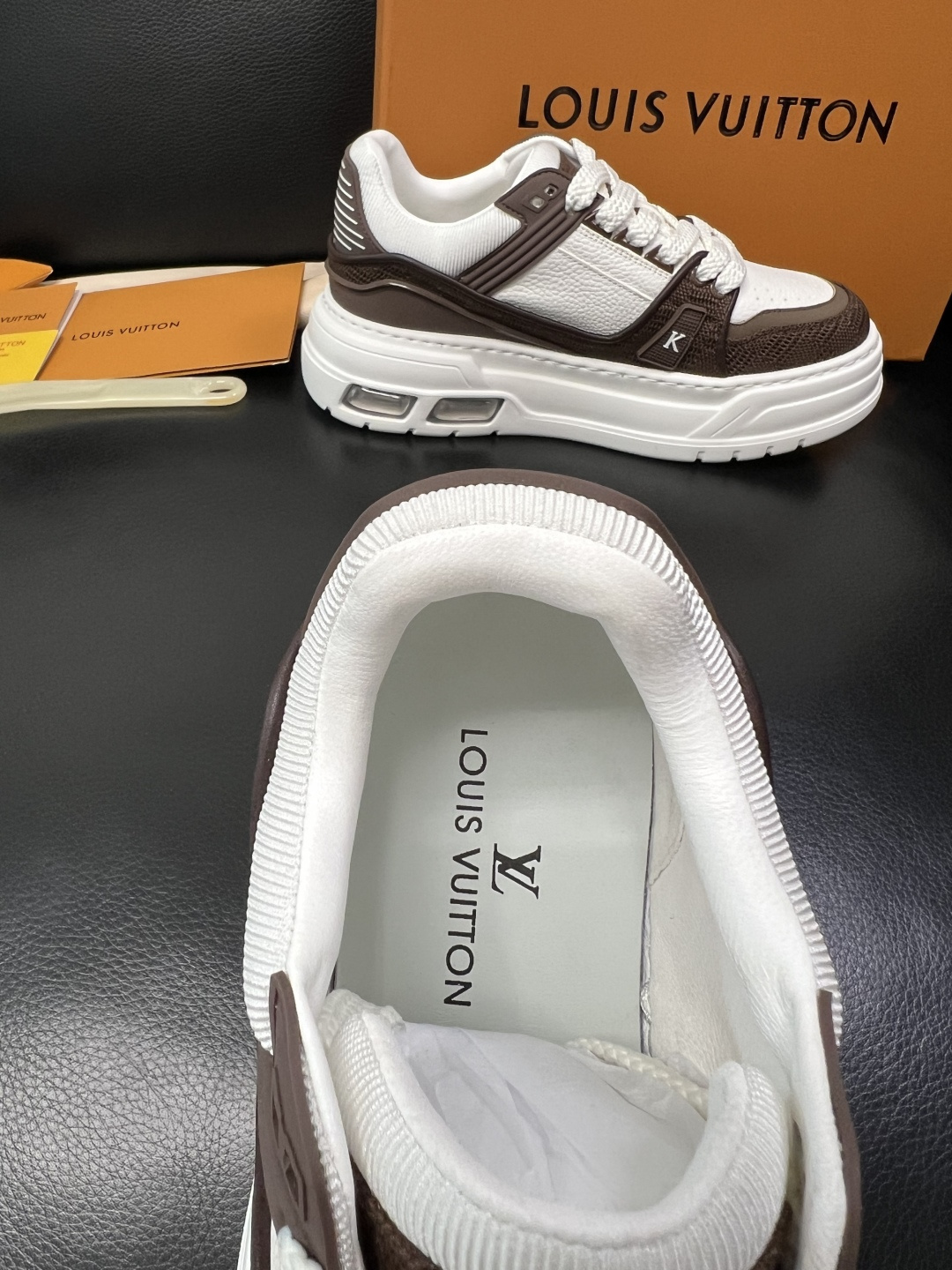 Lv 高品质 顶级工艺品 路易威登，运动板鞋专柜同步，鞋面意大利进口，高品质拼接缤纷色彩复杂工艺品，进口