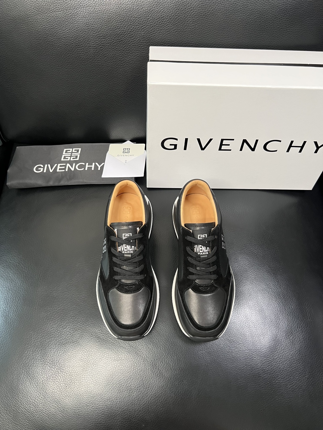 Givenchy 高品质 顶级工艺品 纪梵希 专柜同步原厂配置，意大利进口牛皮搭配面料，全鞋配件私模打造