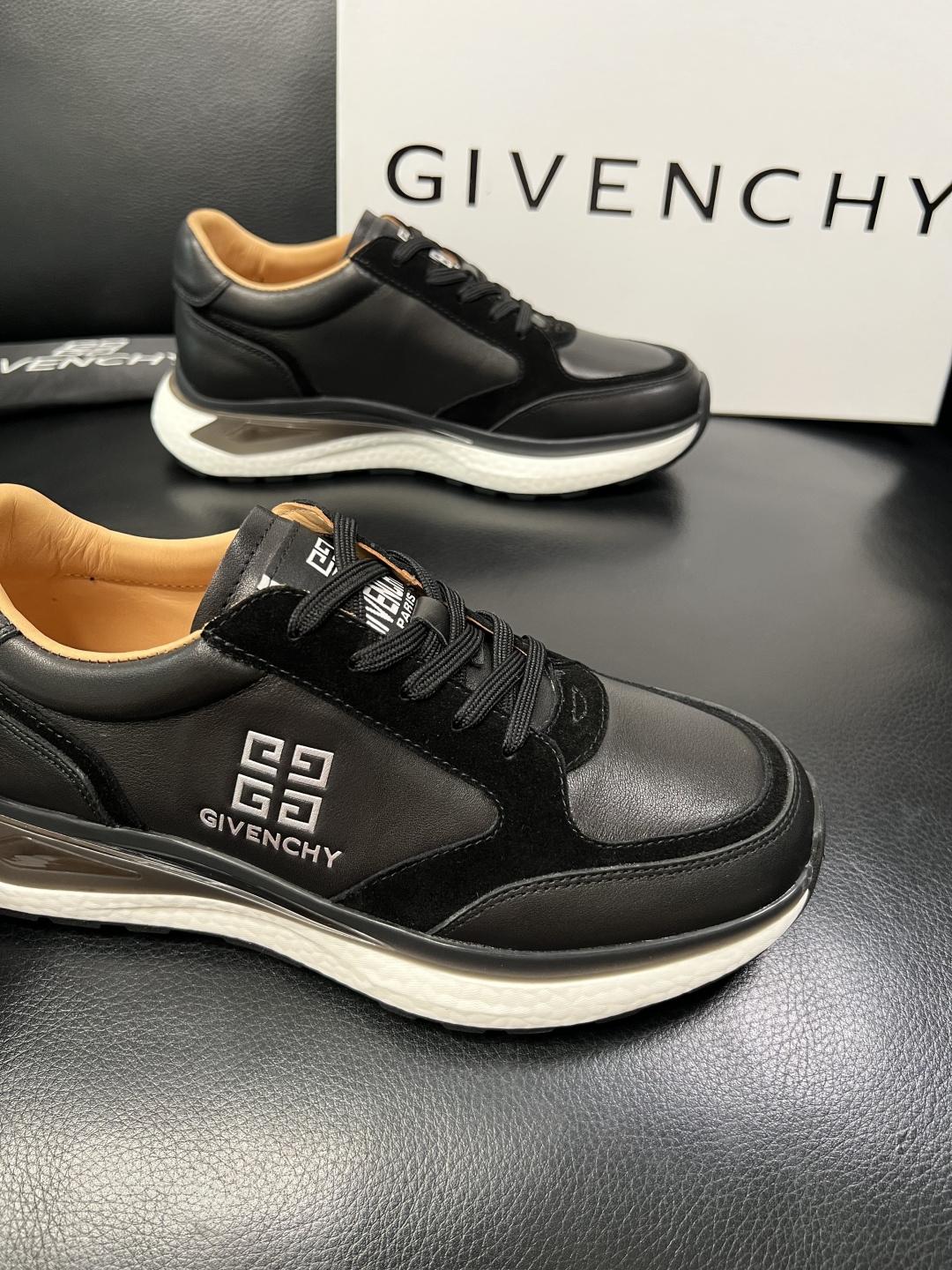 Givenchy 高品质 顶级工艺品 纪梵希 专柜同步原厂配置，意大利进口牛皮搭配面料，全鞋配件私模打造