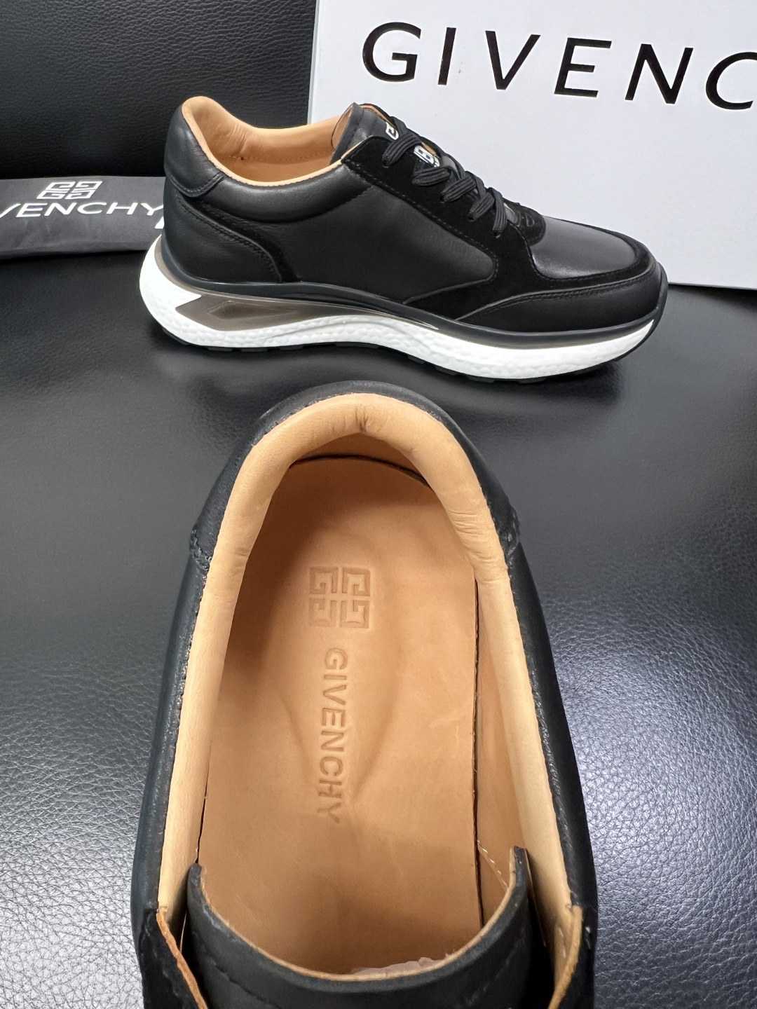 Givenchy 高品质 顶级工艺品 纪梵希 专柜同步原厂配置，意大利进口牛皮搭配面料，全鞋配件私模打造