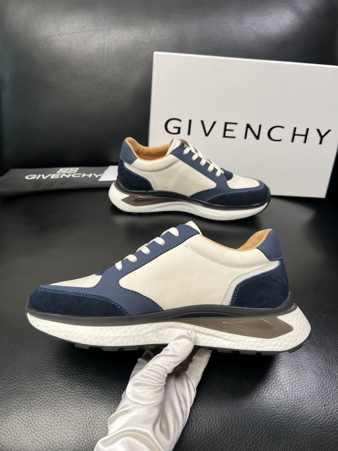 Givenchy 高品质 顶级工艺品 纪梵希 专柜同步原厂配置，意大利进口牛皮搭配面料，全鞋配件私模打造