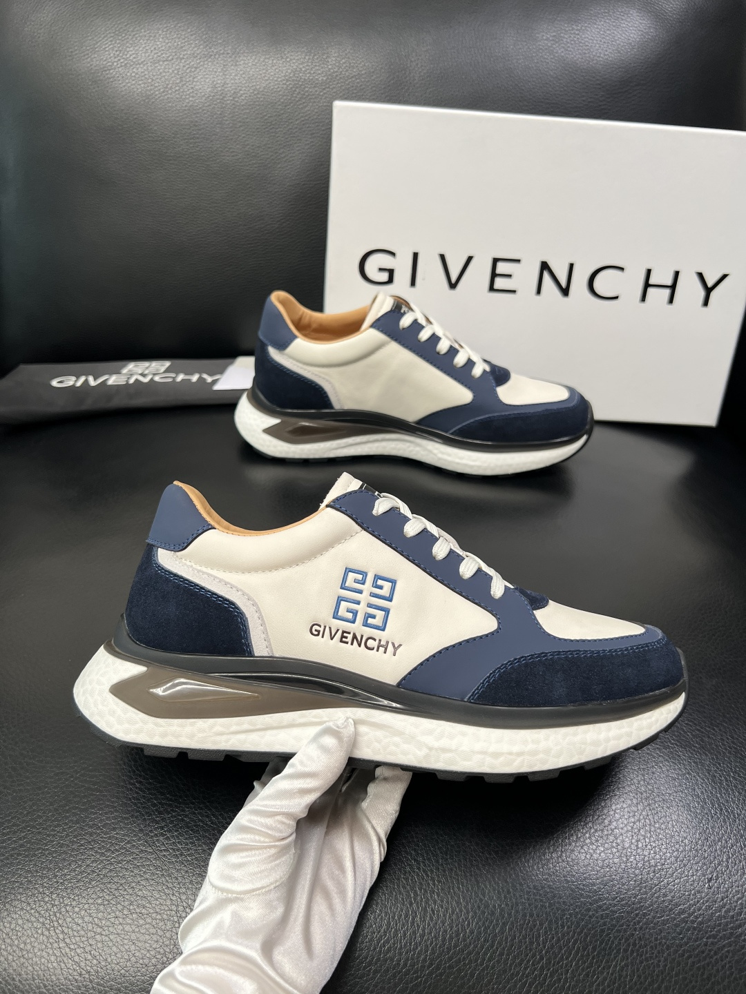 Givenchy 高品质 顶级工艺品 纪梵希 专柜同步原厂配置，意大利进口牛皮搭配面料，全鞋配件私模打造