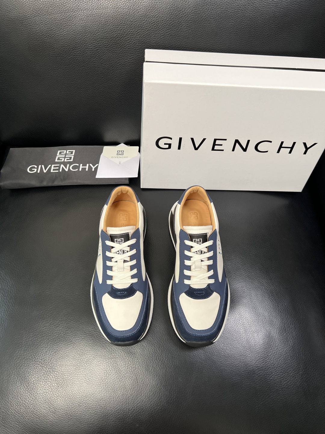 Givenchy 高品质 顶级工艺品 纪梵希 专柜同步原厂配置，意大利进口牛皮搭配面料，全鞋配件私模打造