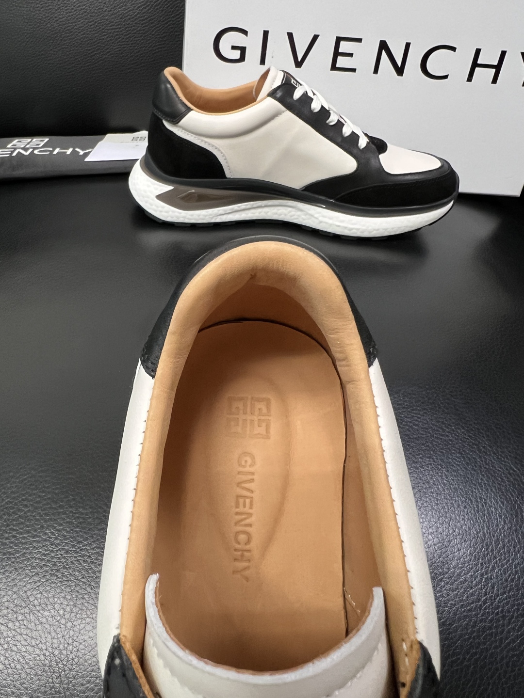 Givenchy 高品质 顶级工艺品 纪梵希 专柜同步原厂配置，意大利进口牛皮搭配面料，全鞋配件私模打造