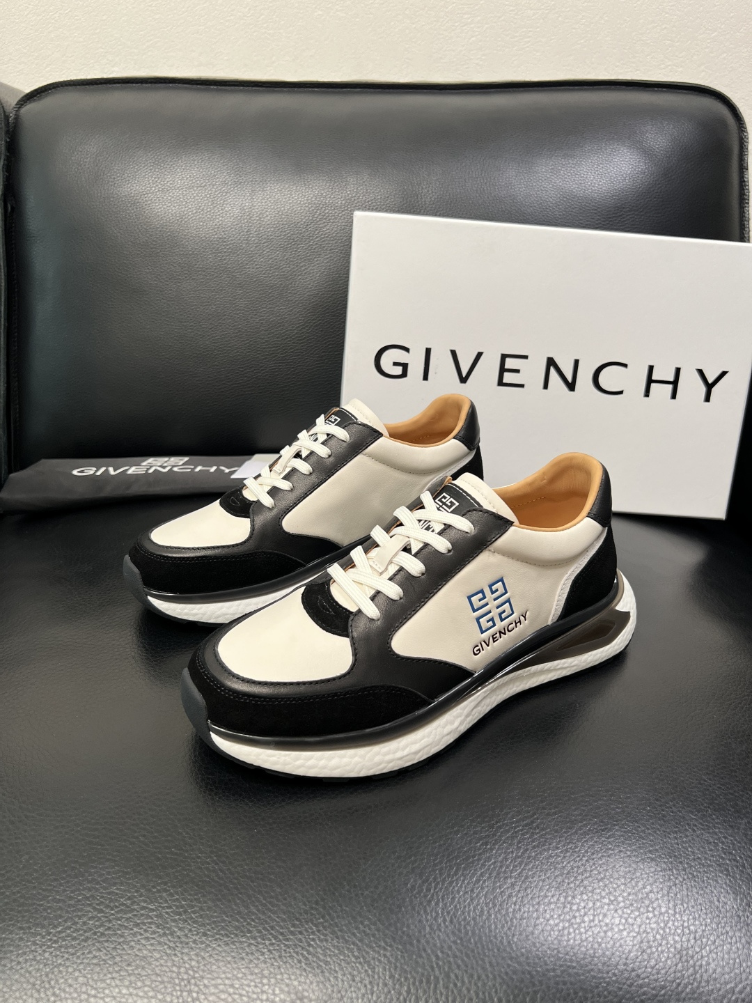 Givenchy 高品质 顶级工艺品 纪梵希 专柜同步原厂配置，意大利进口牛皮搭配面料，全鞋配件私模打造