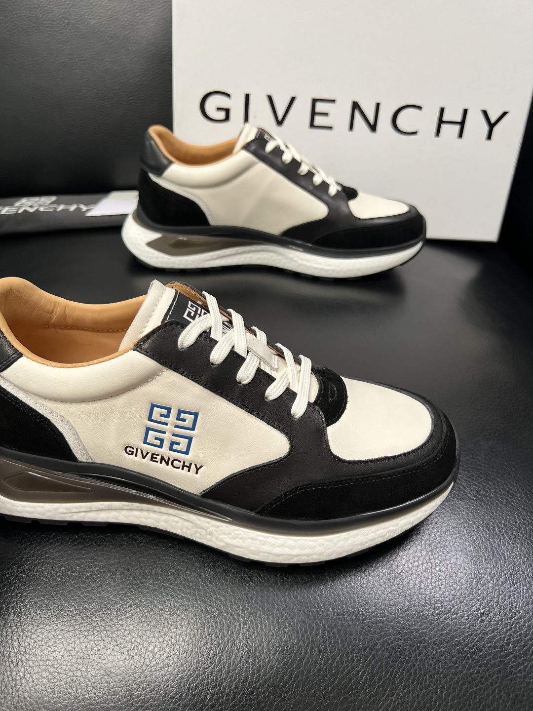 Givenchy 高品质 顶级工艺品 纪梵希 专柜同步原厂配置，意大利进口牛皮搭配面料，全鞋配件私模打造