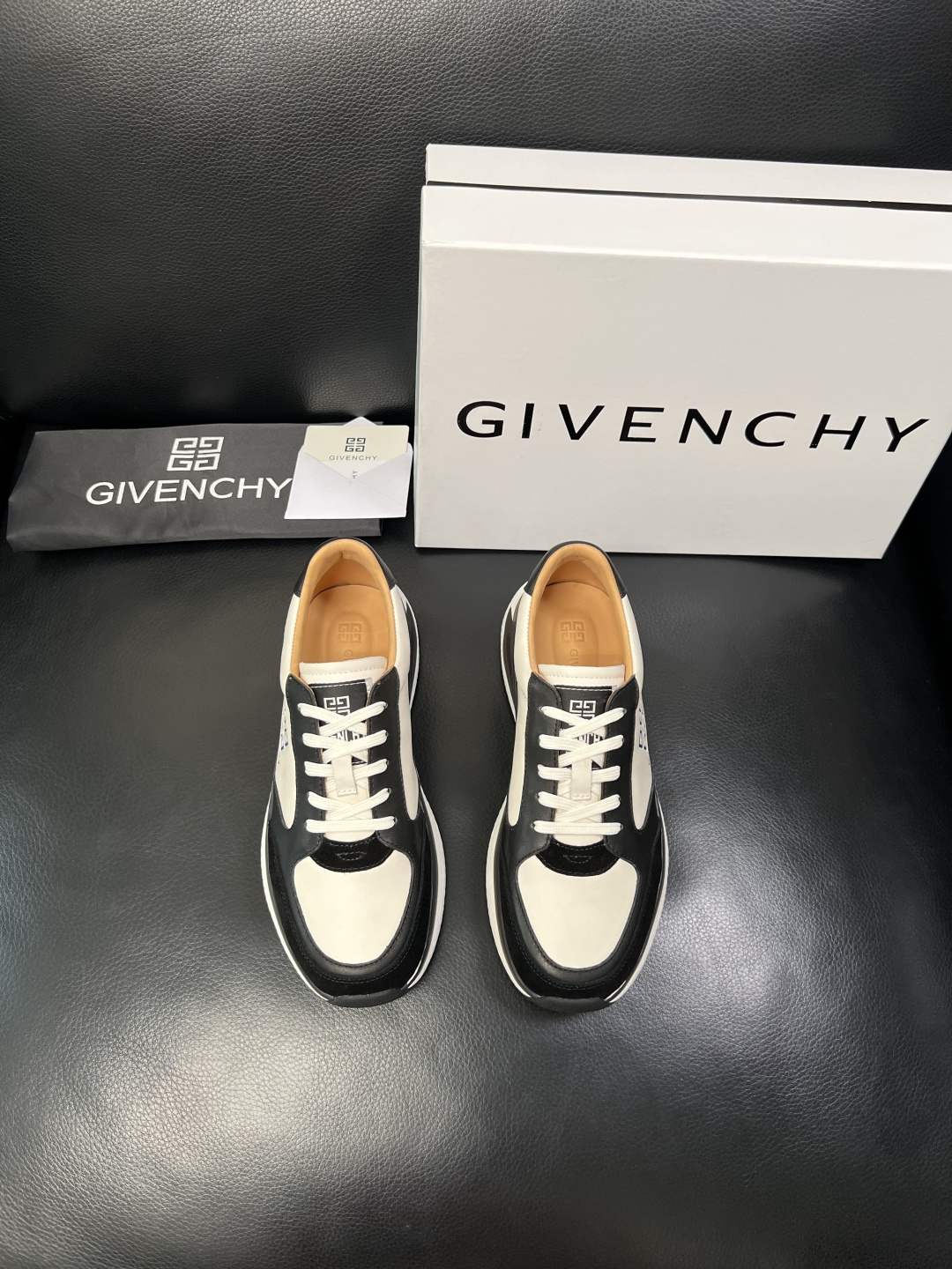 Givenchy 高品质 顶级工艺品 纪梵希 专柜同步原厂配置，意大利进口牛皮搭配面料，全鞋配件私模打造