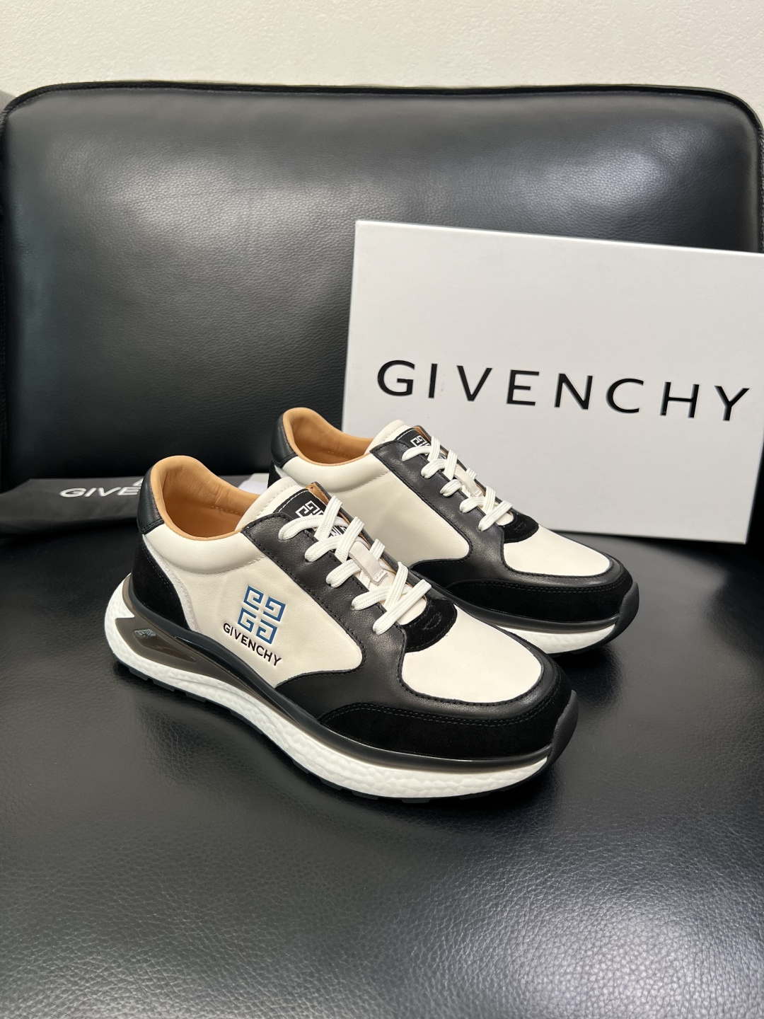 Givenchy 高品质 顶级工艺品 纪梵希 专柜同步原厂配置，意大利进口牛皮搭配面料，全鞋配件私模打造