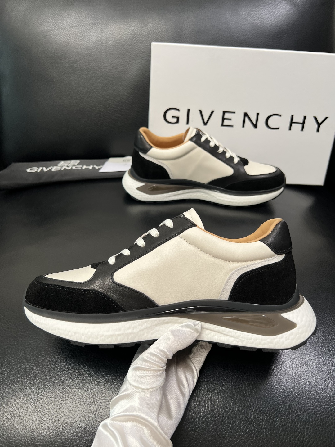 Givenchy 高品质 顶级工艺品 纪梵希 专柜同步原厂配置，意大利进口牛皮搭配面料，全鞋配件私模打造