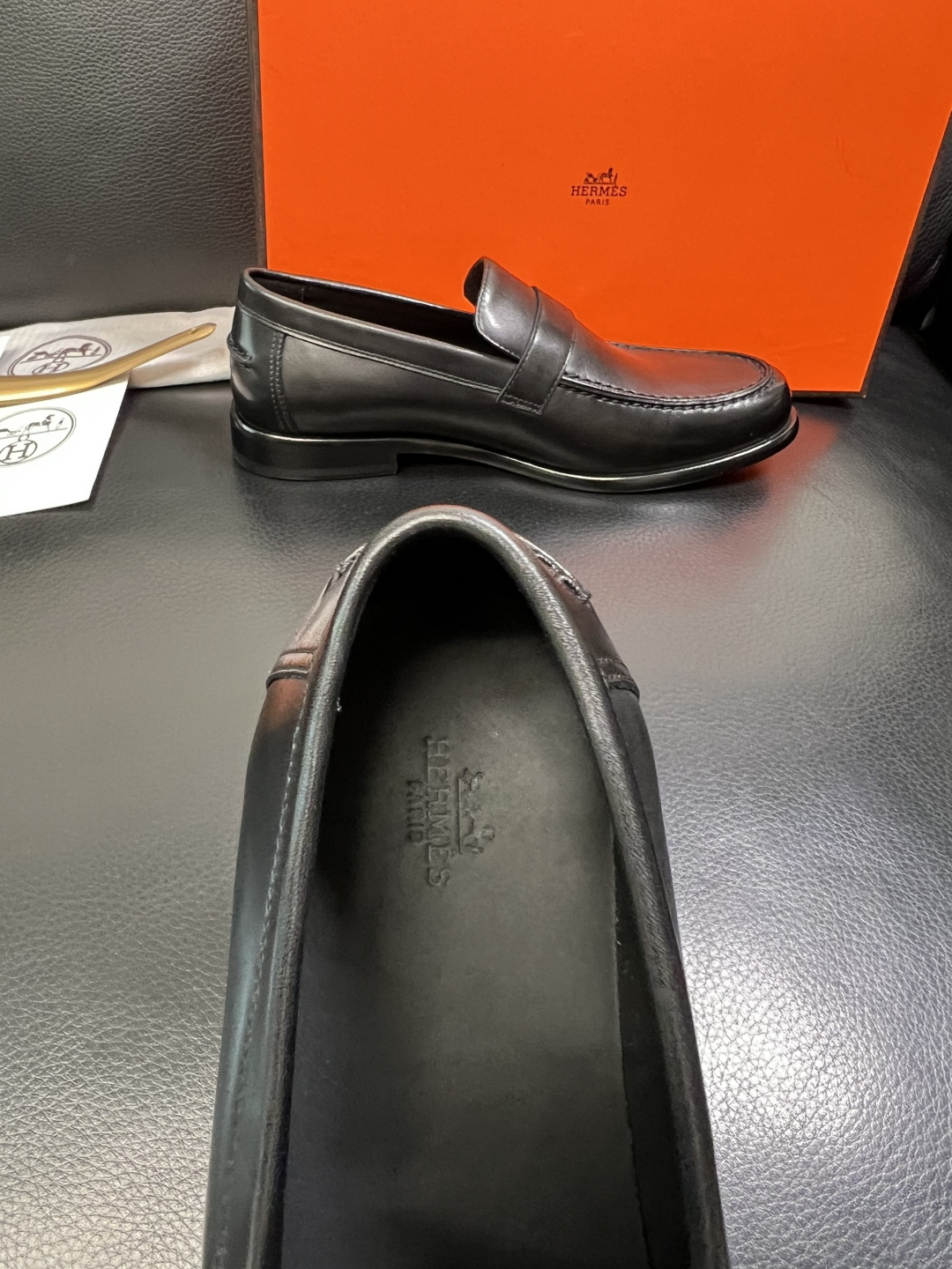 Hermes 高品质 顶级工艺品 爱马仕 皮鞋专柜同步 原厂配置，意大利进口原版牛皮面料，透气舒适进口水