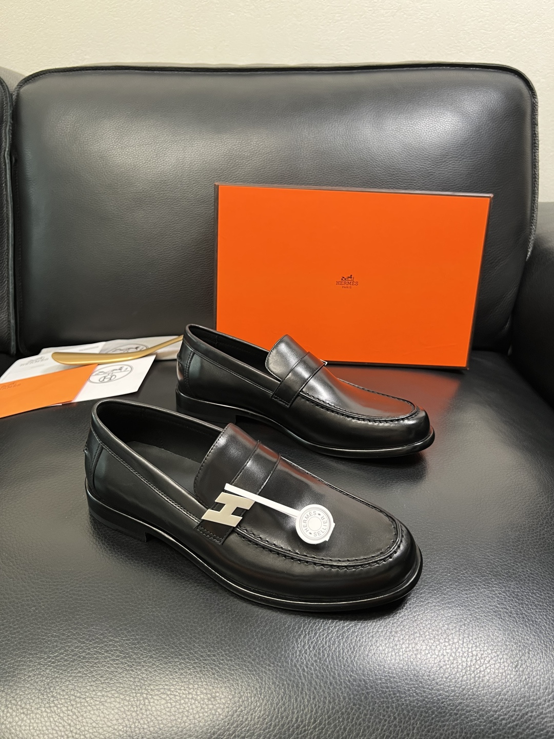 Hermes 高品质 顶级工艺品 爱马仕 皮鞋专柜同步 原厂配置，意大利进口原版牛皮面料，透气舒适进口水