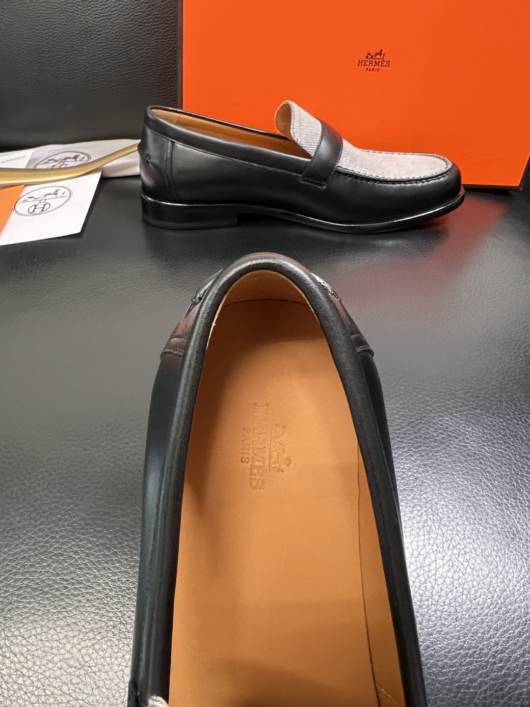 Hermes 高品质 顶级工艺品 爱马仕 皮鞋专柜同步 原厂配置，意大利进口原版牛皮面料，透气舒适进口水