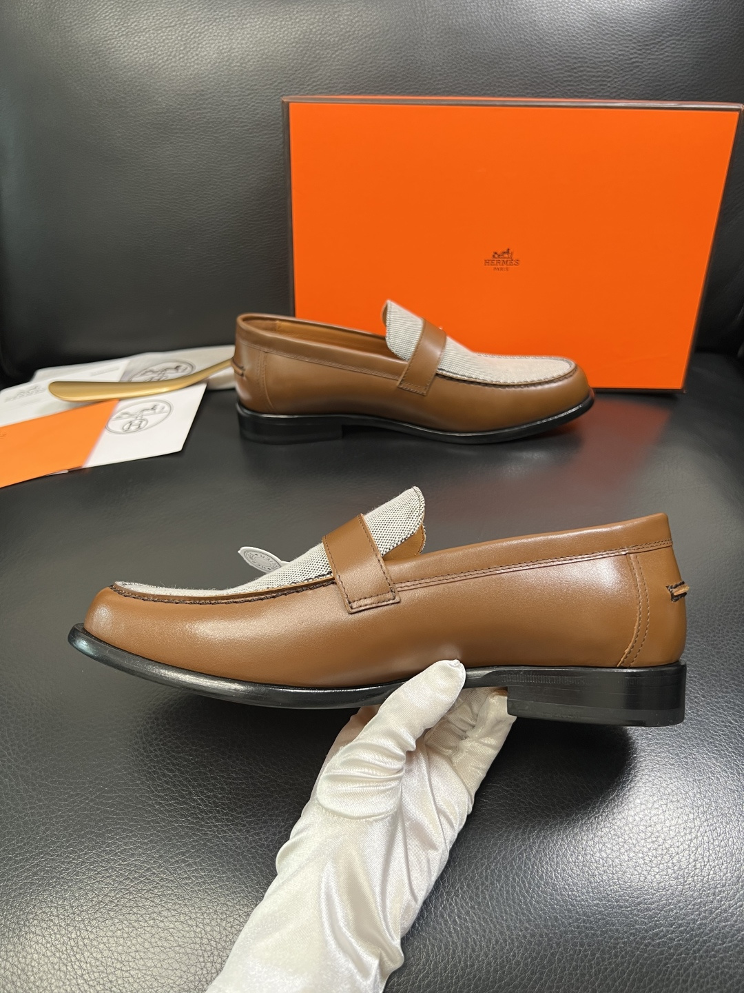 Hermes 高品质 顶级工艺品 爱马仕 皮鞋专柜同步 原厂配置，意大利进口原版牛皮面料，透气舒适进口水