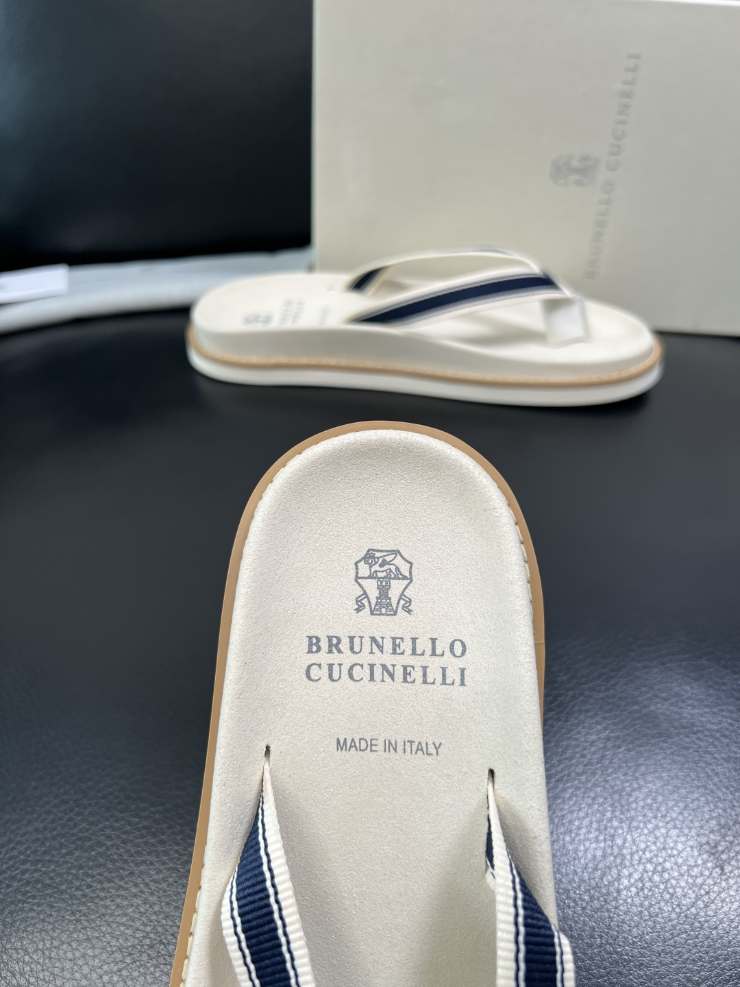 Brunello Cucinelli 高品质 顶级工艺品 BC 拖鞋专柜同步原厂配置，意大利进口牛皮面料