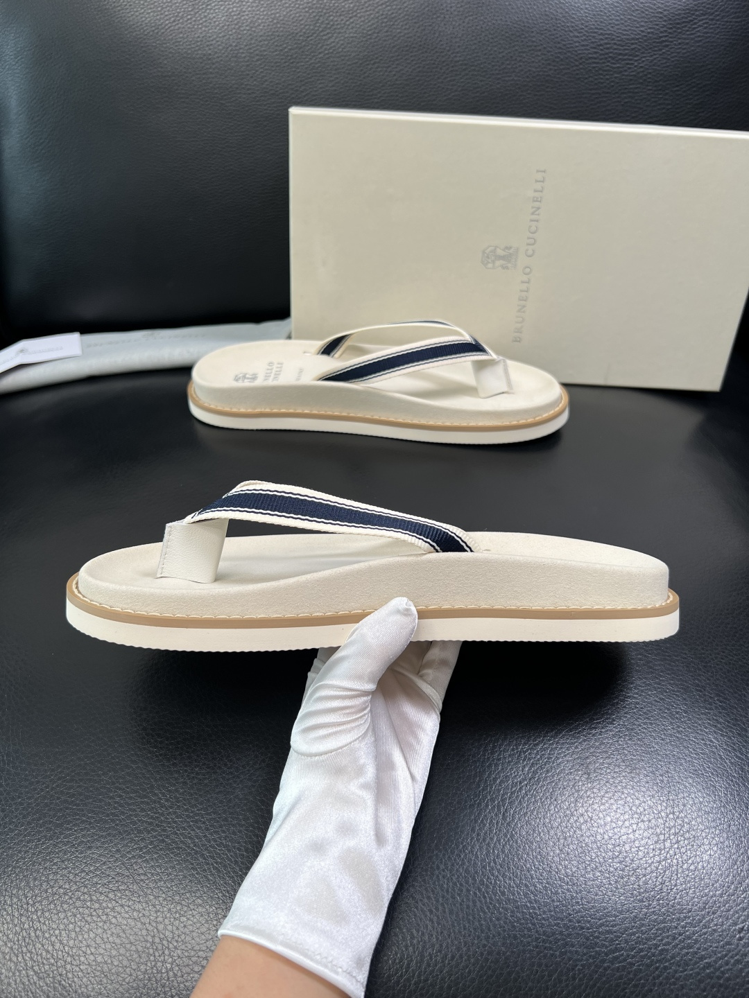 Brunello Cucinelli 高品质 顶级工艺品 BC 拖鞋专柜同步原厂配置，意大利进口牛皮面料