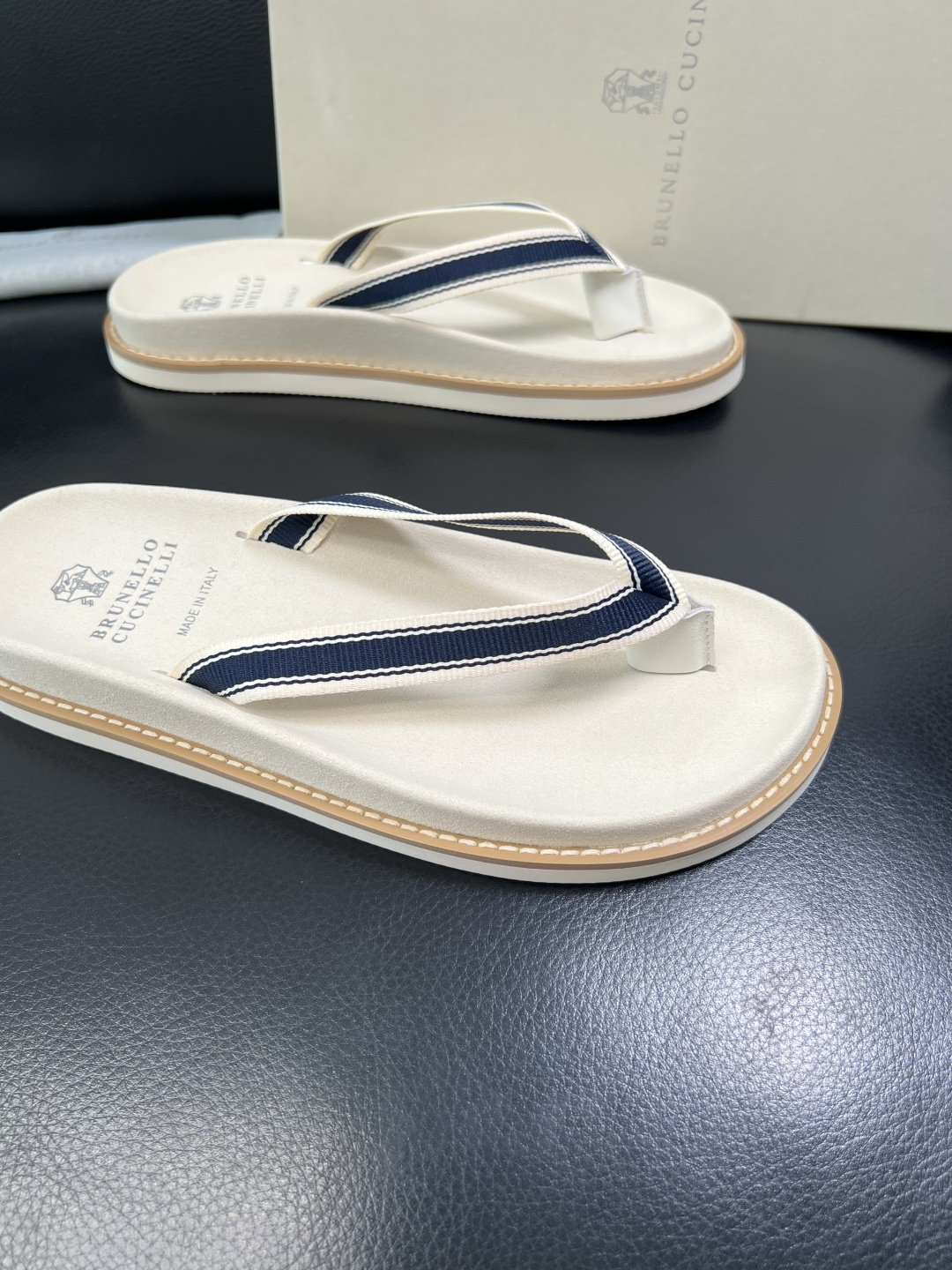 Brunello Cucinelli 高品质 顶级工艺品 BC 拖鞋专柜同步原厂配置，意大利进口牛皮面料