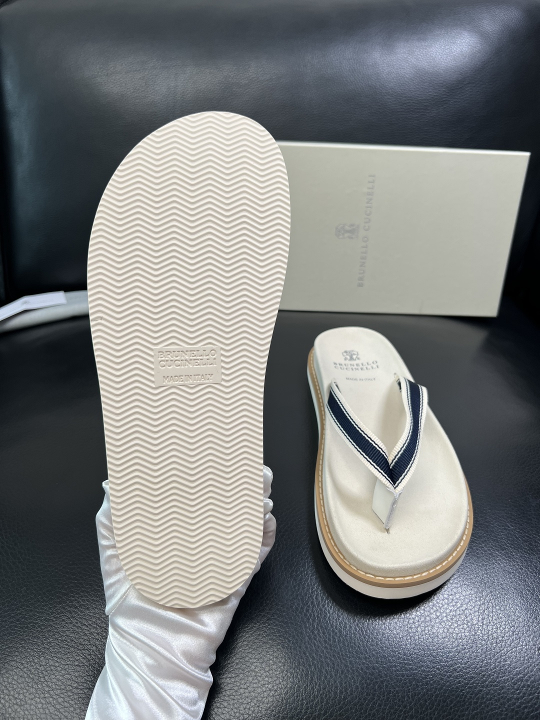 Brunello Cucinelli 高品质 顶级工艺品 BC 拖鞋专柜同步原厂配置，意大利进口牛皮面料