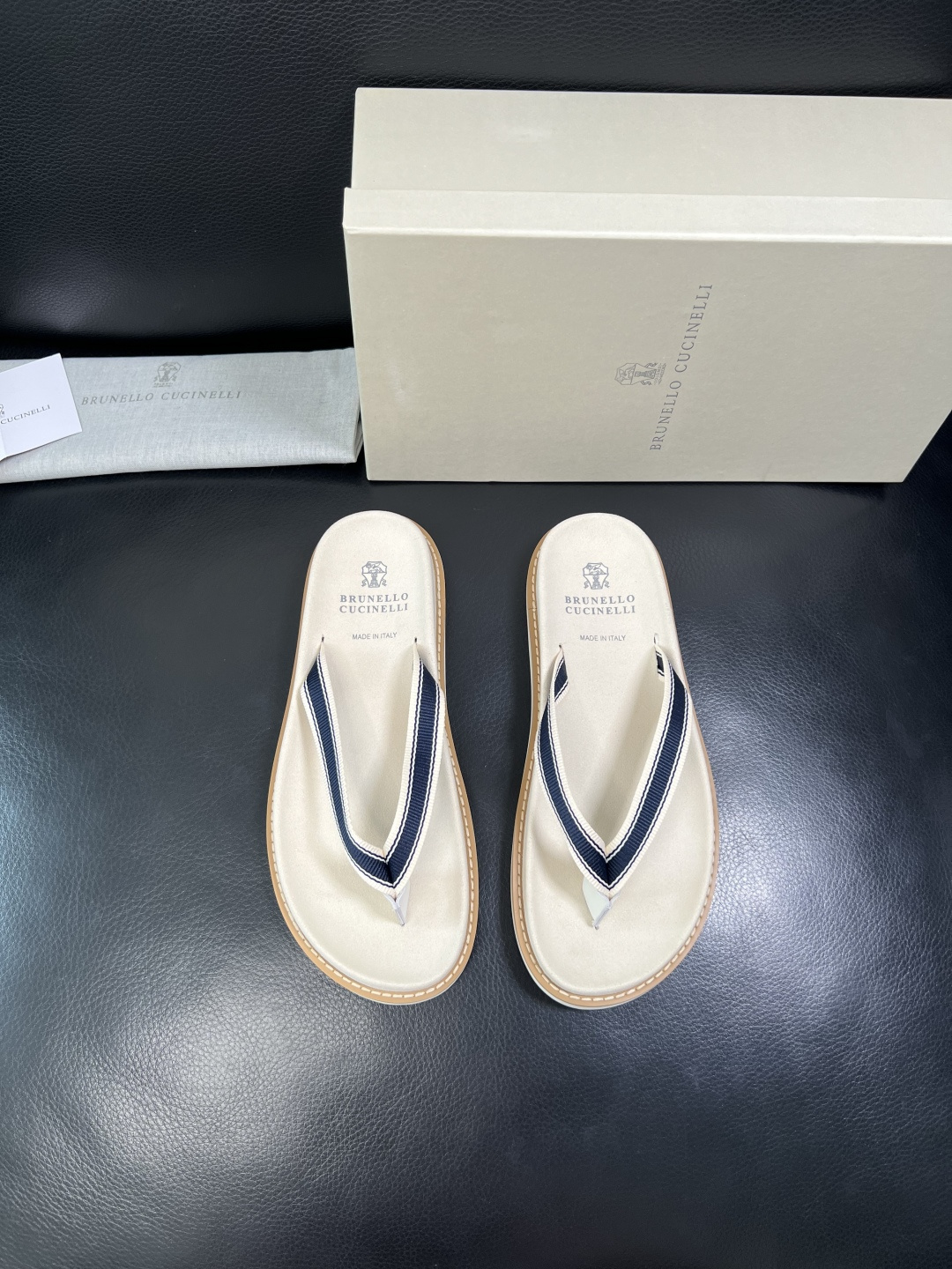 Brunello Cucinelli 高品质 顶级工艺品 BC 拖鞋专柜同步原厂配置，意大利进口牛皮面料