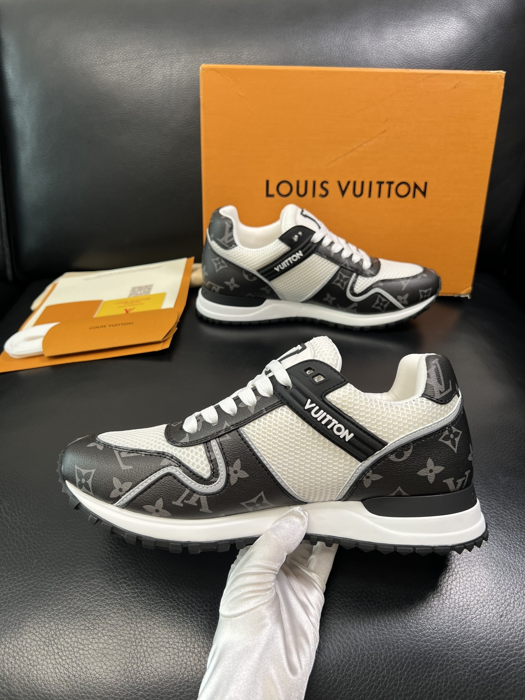 Lv 高品质 顶级工艺品 路易威登，运动板鞋专柜同步，鞋面意大利进口，高品质拼接缤纷色彩复杂工艺品，进口