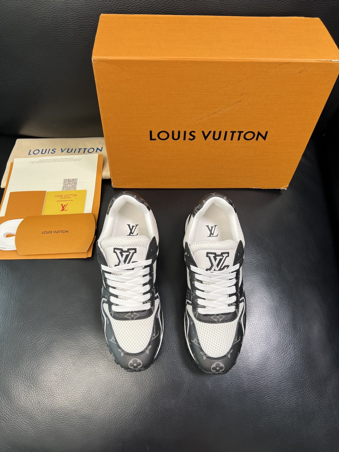 Lv 高品质 顶级工艺品 路易威登，运动板鞋专柜同步，鞋面意大利进口，高品质拼接缤纷色彩复杂工艺品，进口